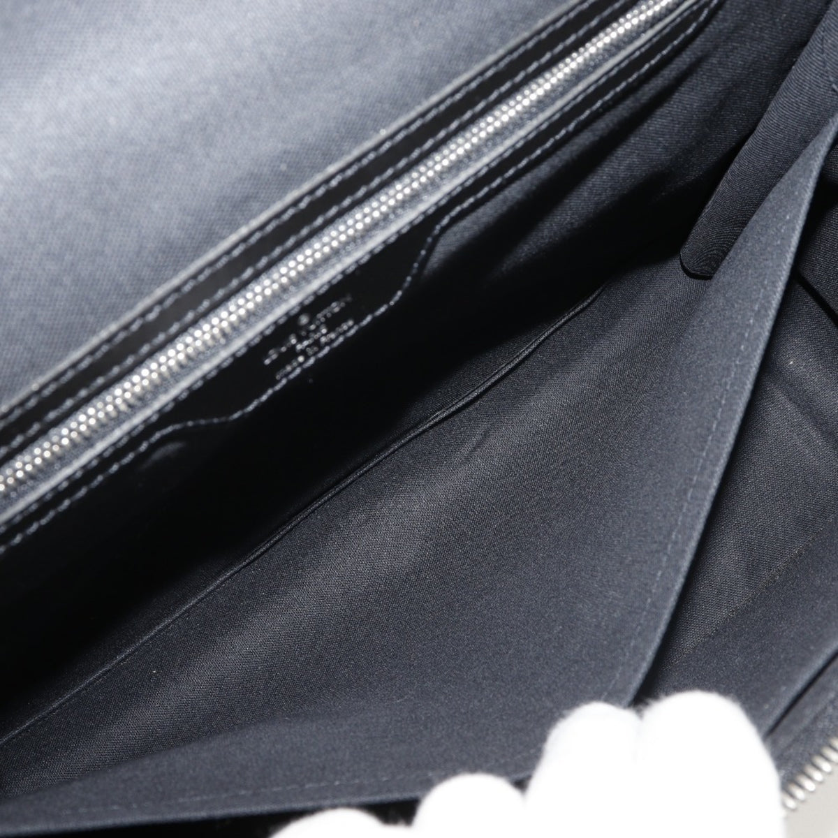 Louis Vuitton Ardoise Black Taiga Leather Nylon Canvas Shoulder Bag (Pre-Owned)