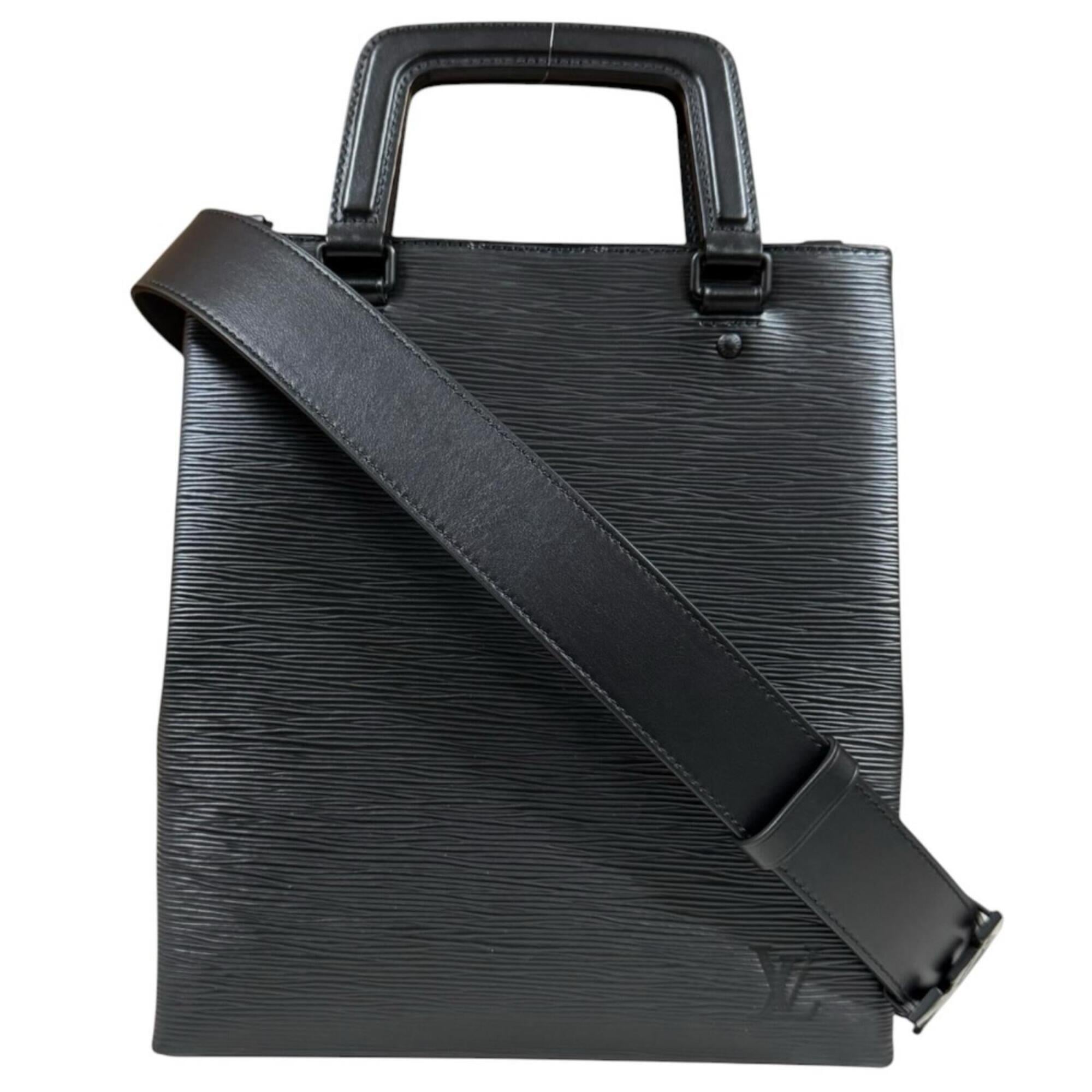 Louis Vuitton Black Epi Leather Shoulder Bag (Pre-Owned)