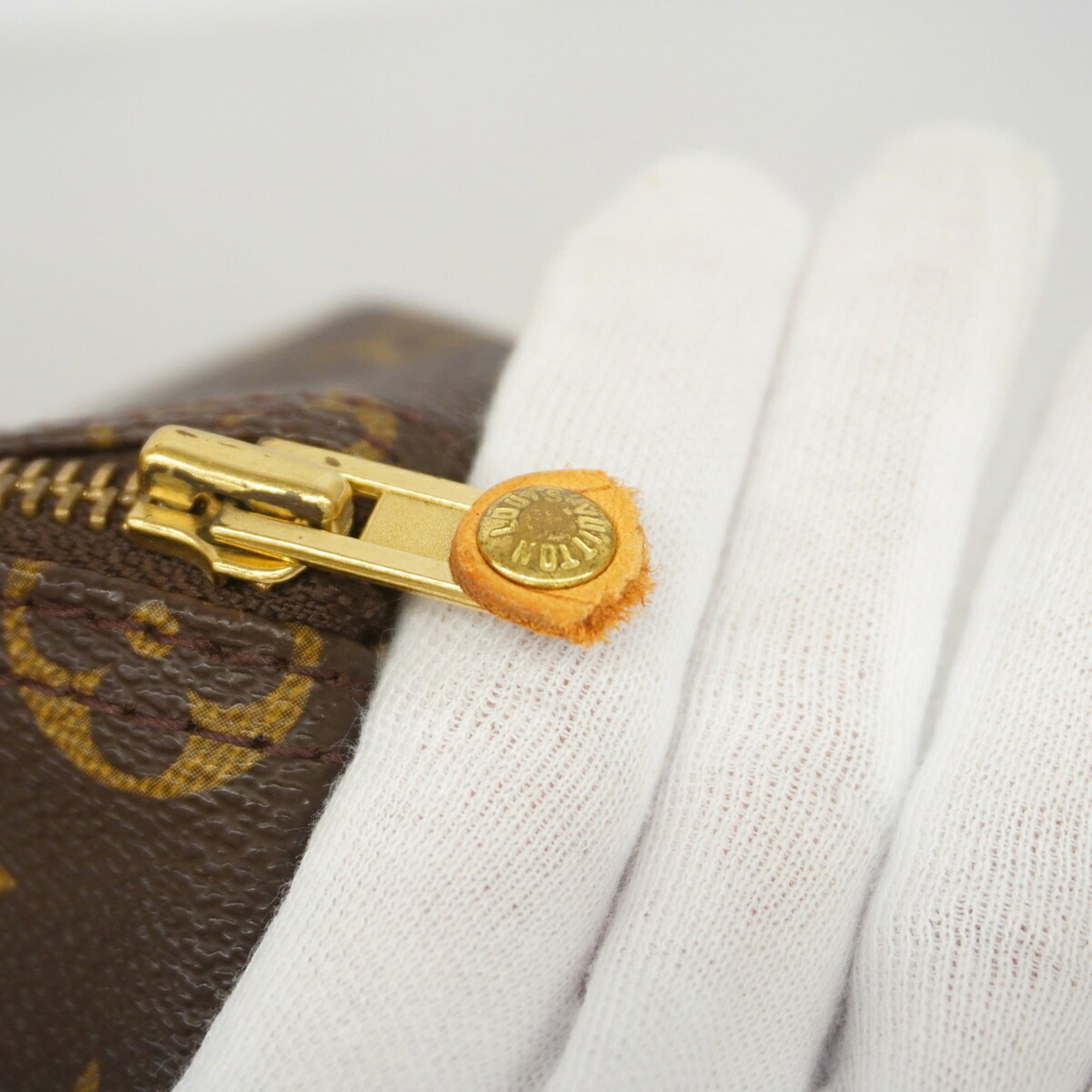 Louis Vuitton Brown Handbag (Pre-Owned)