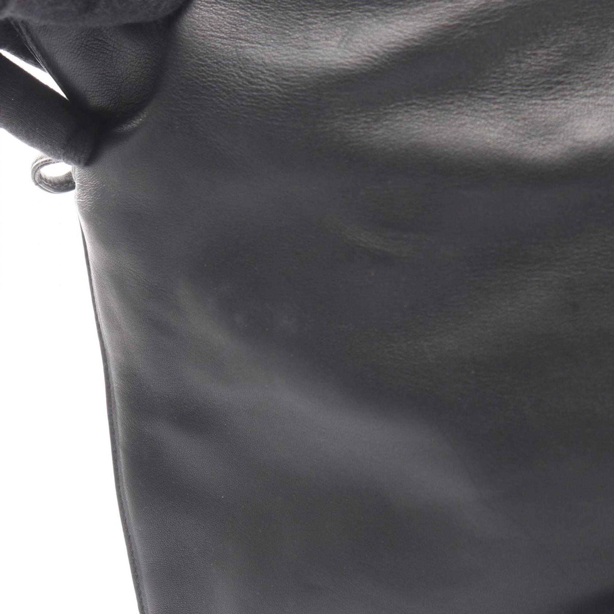 Loewe Black Leather Shoulder Bag (Pre-Owned)