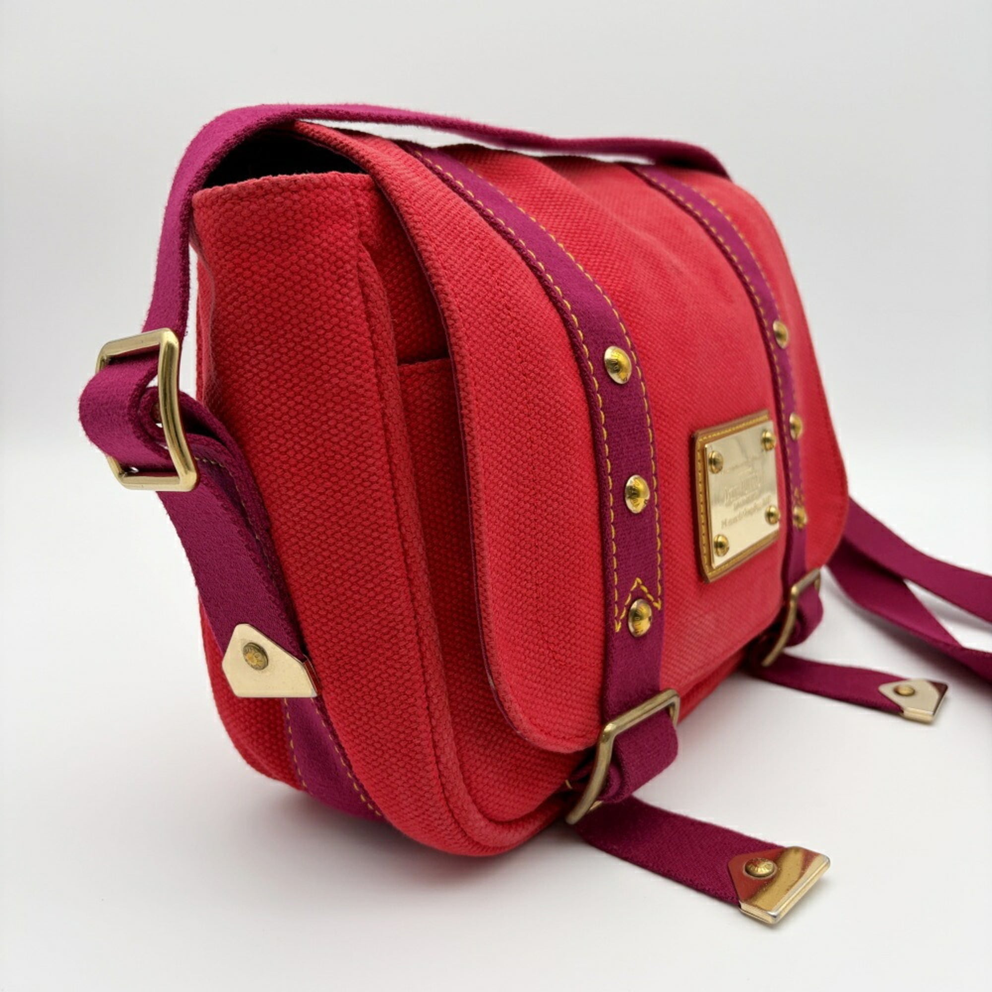 Louis Vuitton Rouge Canvas Shoulder Bag (Pre-Owned)