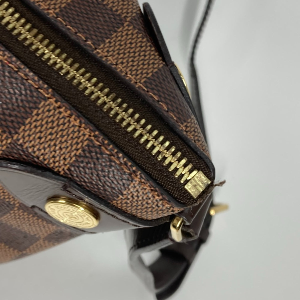 Louis Vuitton Damier Brown Damier Canvas Ebene Or Damier Canvas Shoulder Bag (Pre-Owned)