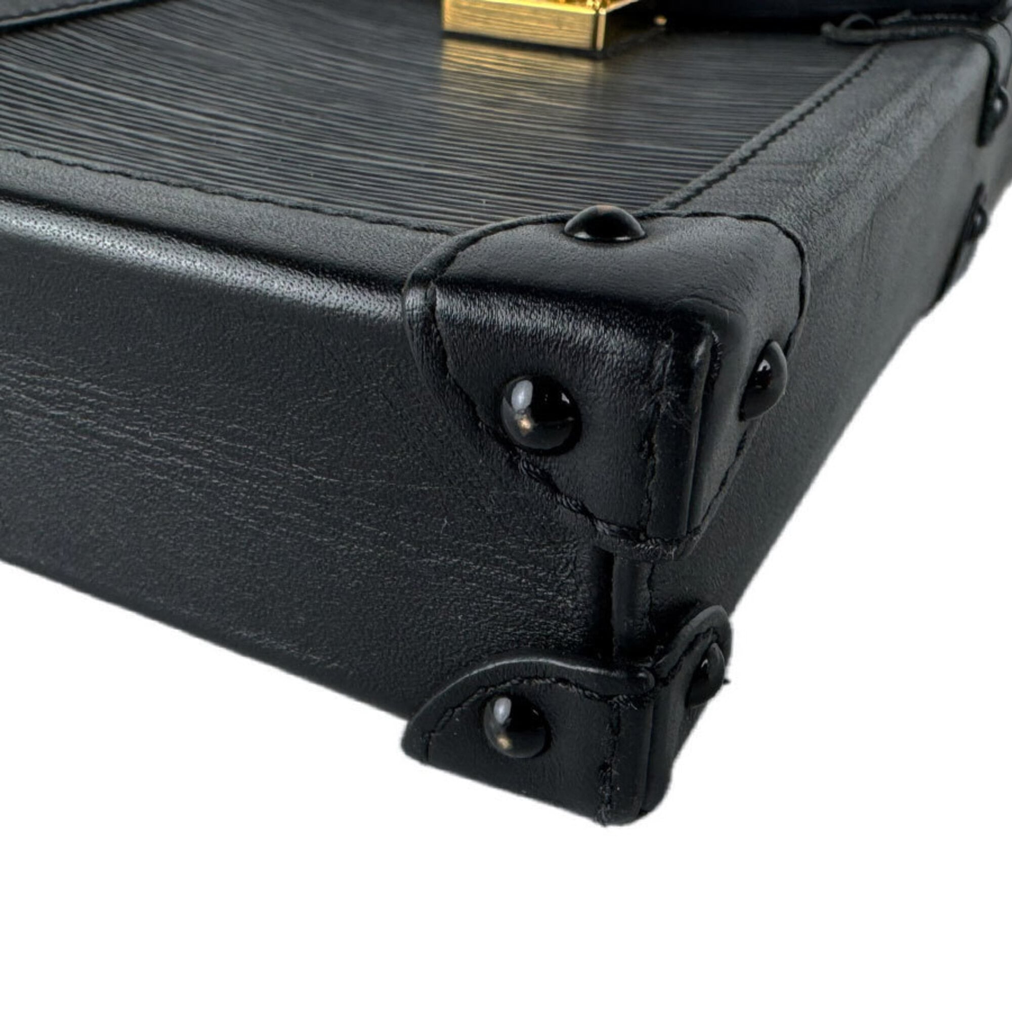 Louis Vuitton Black Epi Leather Pochette Shoulder Bag (Pre-Owned)