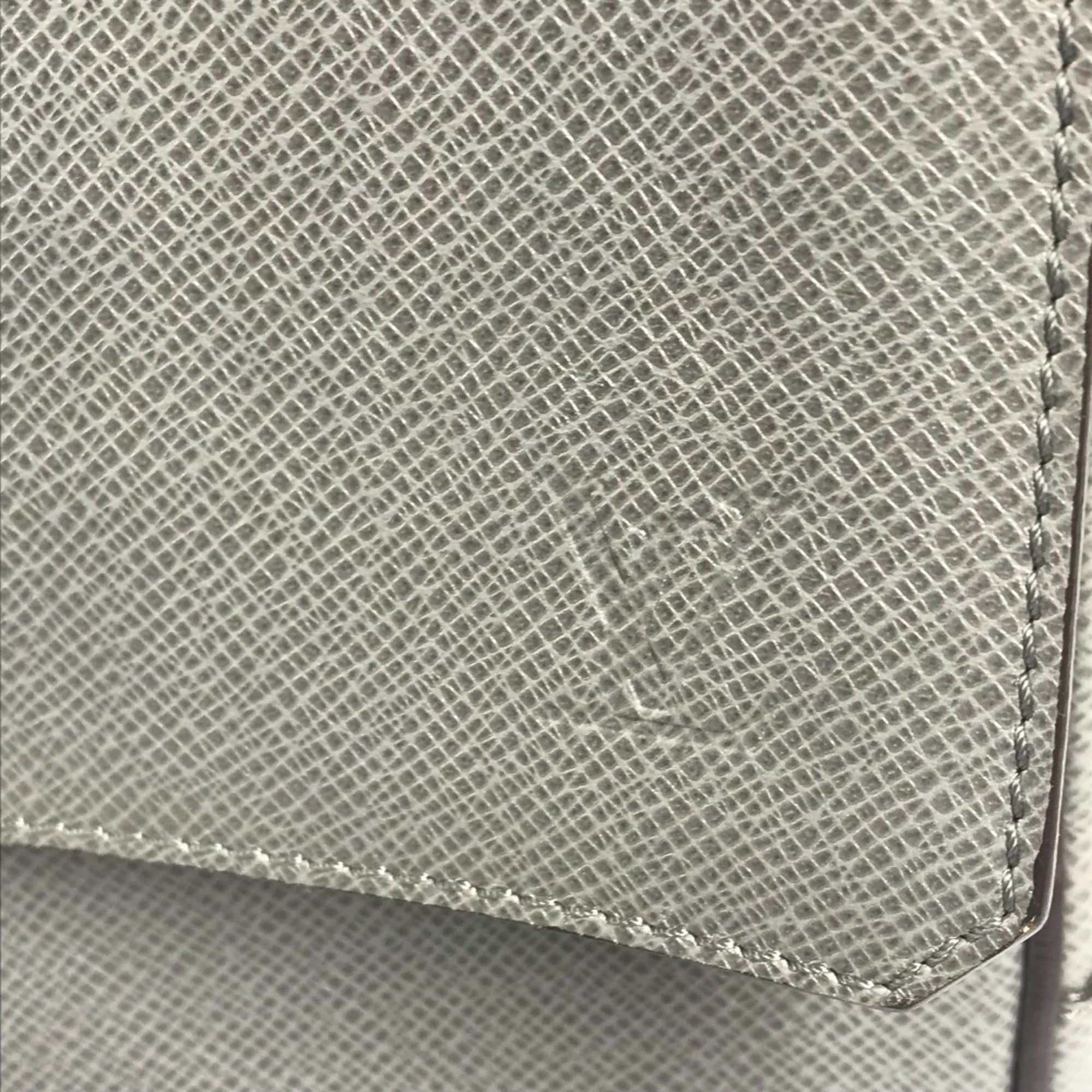 Louis Vuitton Glacier Gray Taiga Leather Briefcase Shoulder Bag (Pre-Owned)
