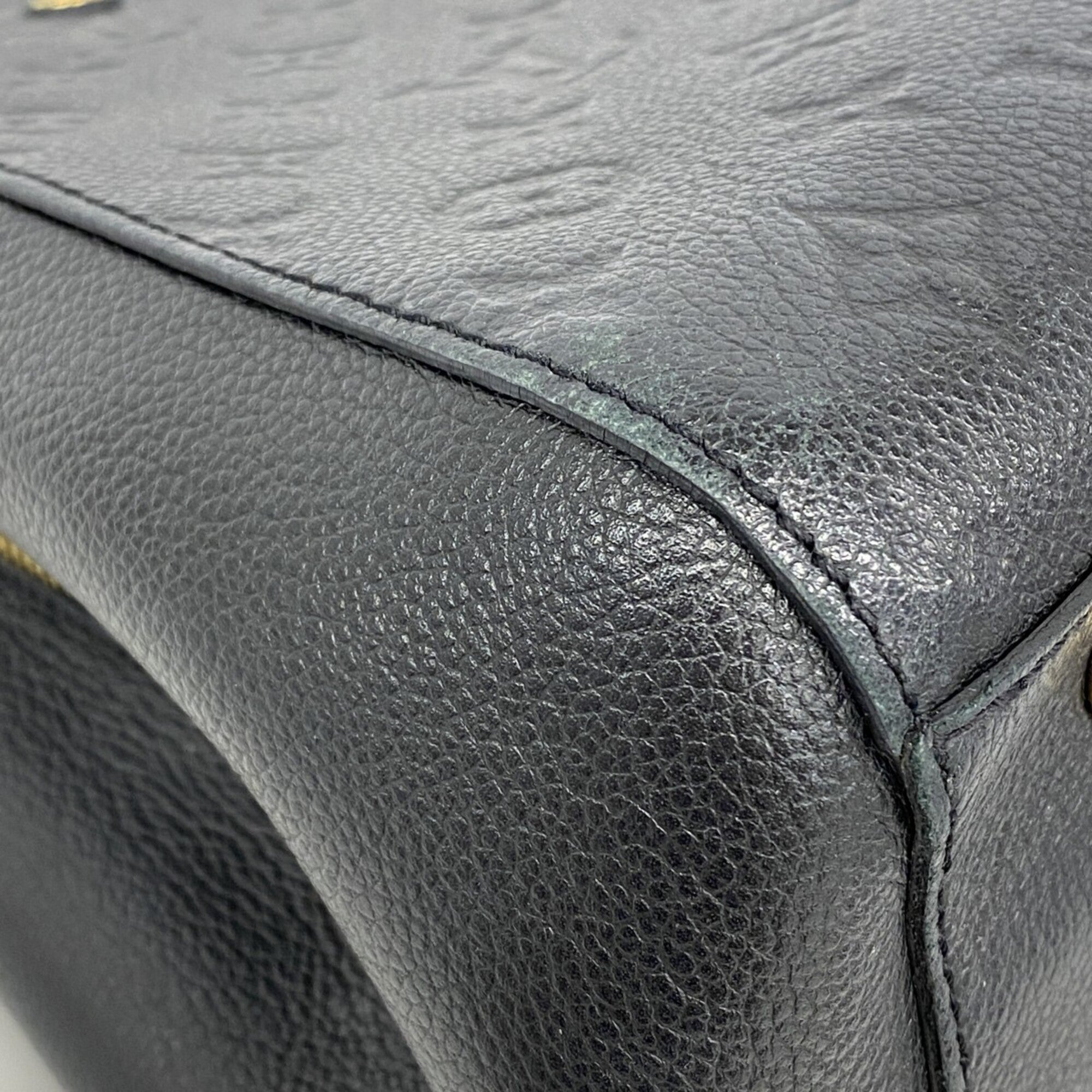 Louis Vuitton Noir Handbag (Pre-Owned)