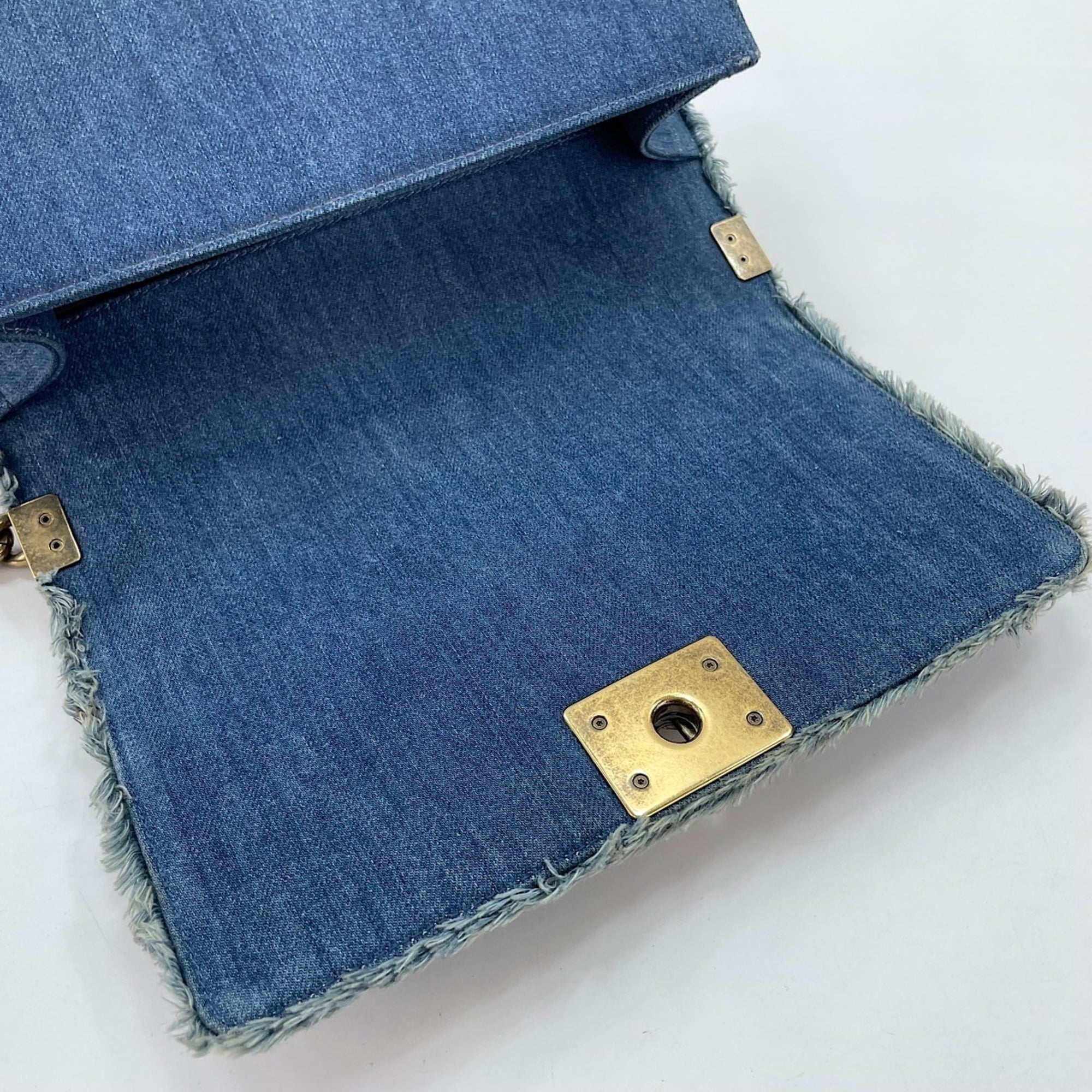 Chanel Blue Shoulder Bag (Pre-Owned)