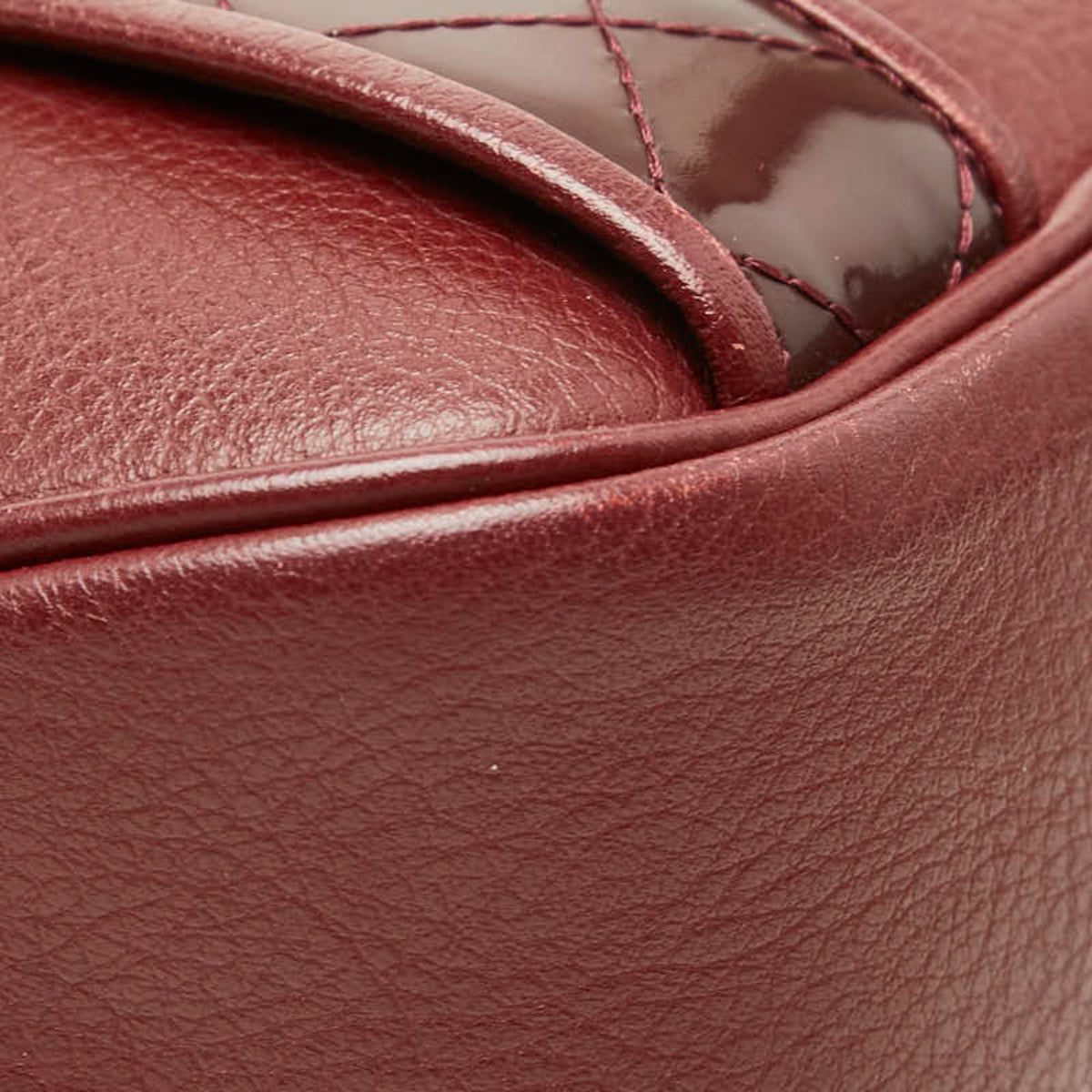 Burberry Red Color Leather Shoulder Bag (Pre-Owned)