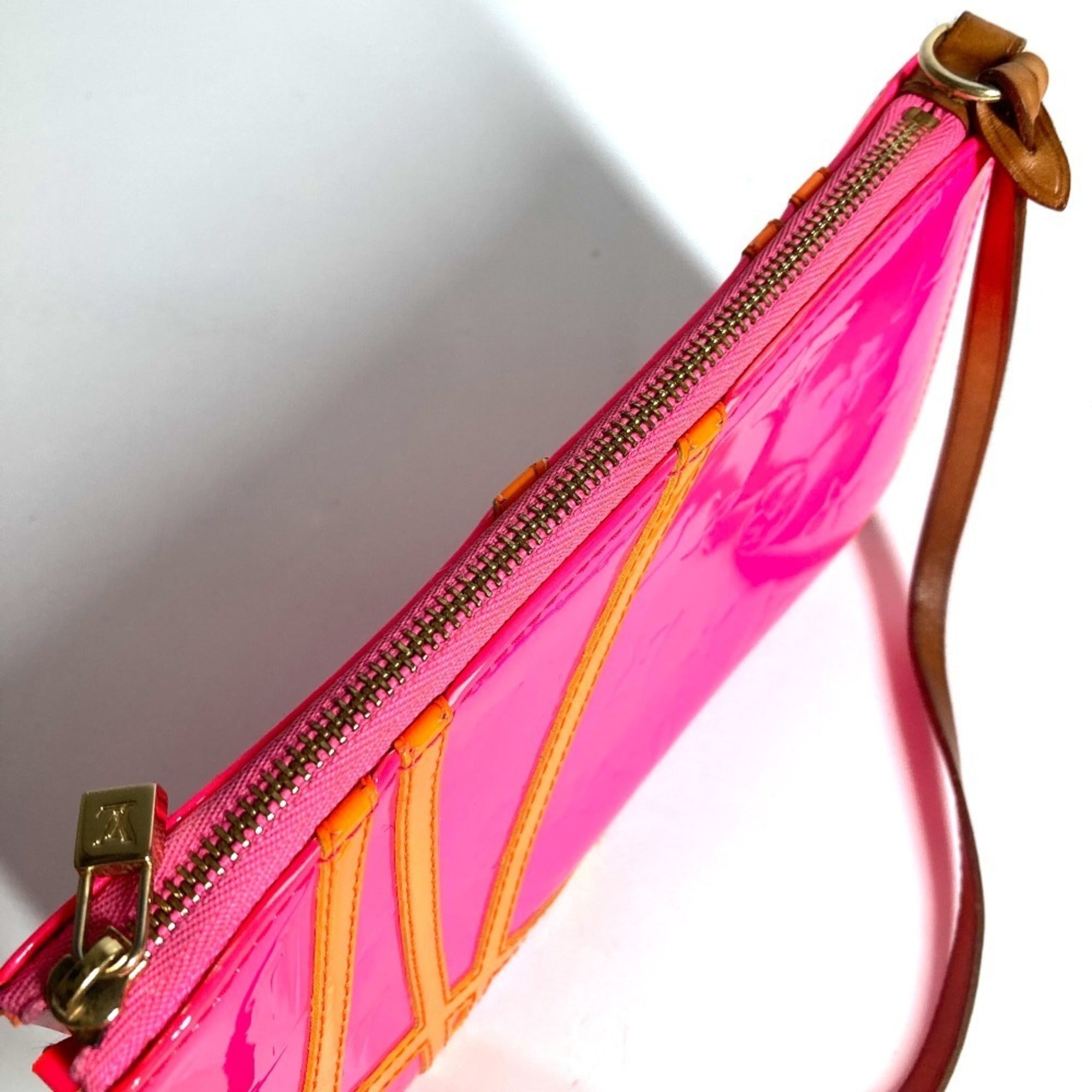 Louis Vuitton Pink Monogram Vernis Handbag Pouch Shoulder Bag (Pre-Owned)