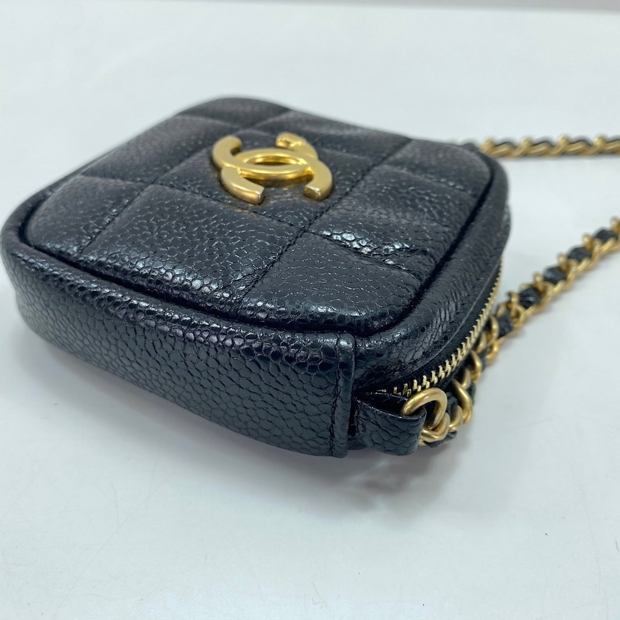 Chanel Black Shoulder Bag (Pre-Owned)