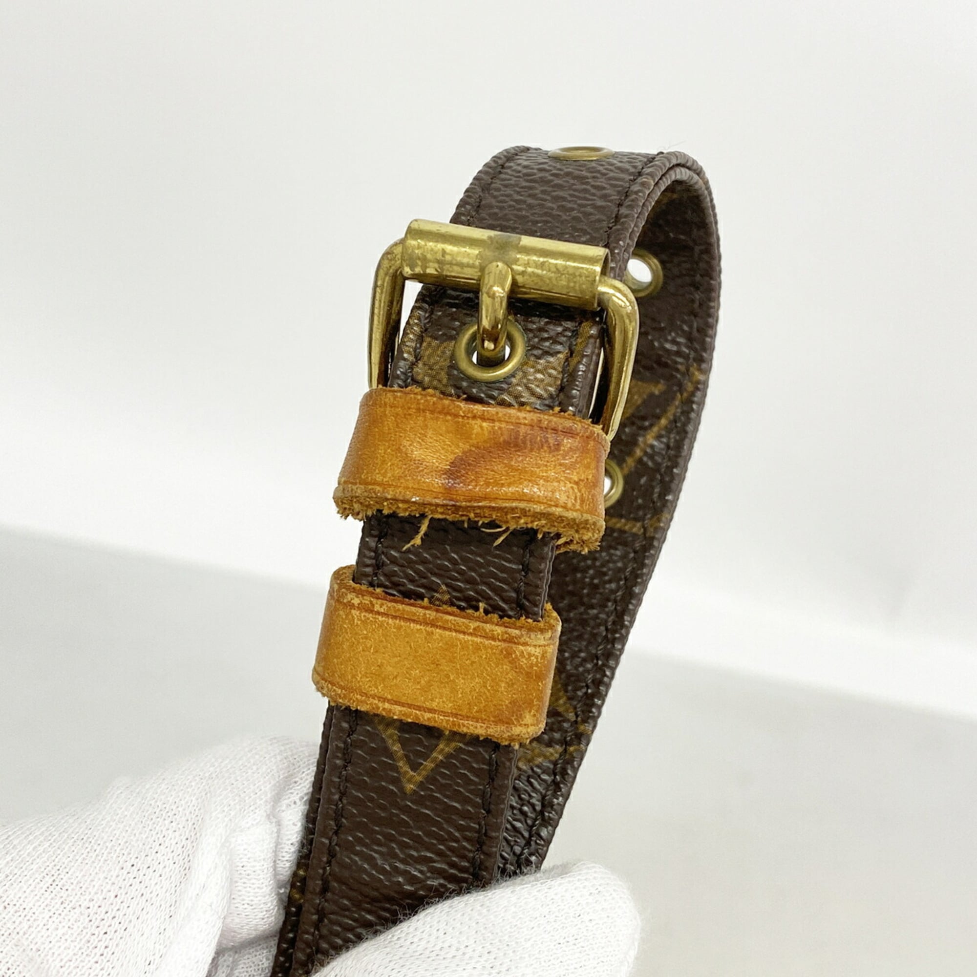Louis Vuitton Brown Shoulder Bag (Pre-Owned)