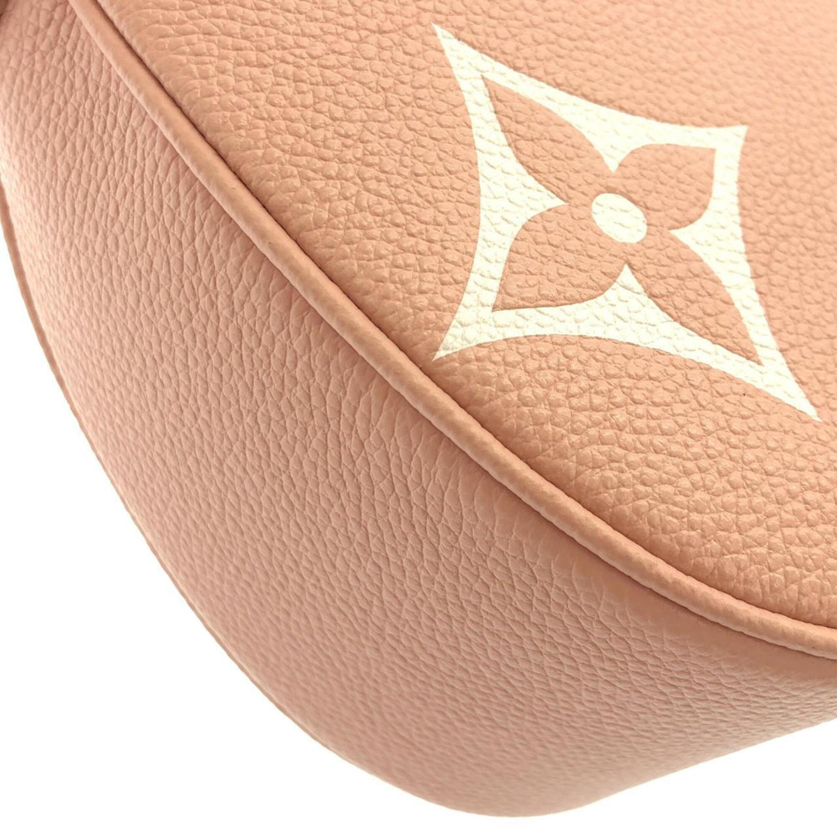 Louis Vuitton Pink Leather Shoulder Bag (Pre-Owned)