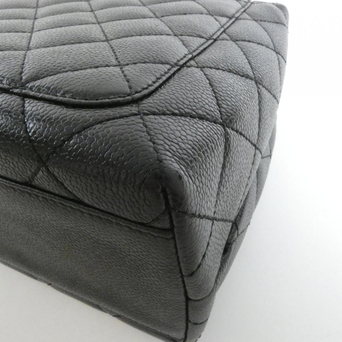 Chanel Black Grained Calfskin Handbag (Pre-Owned)