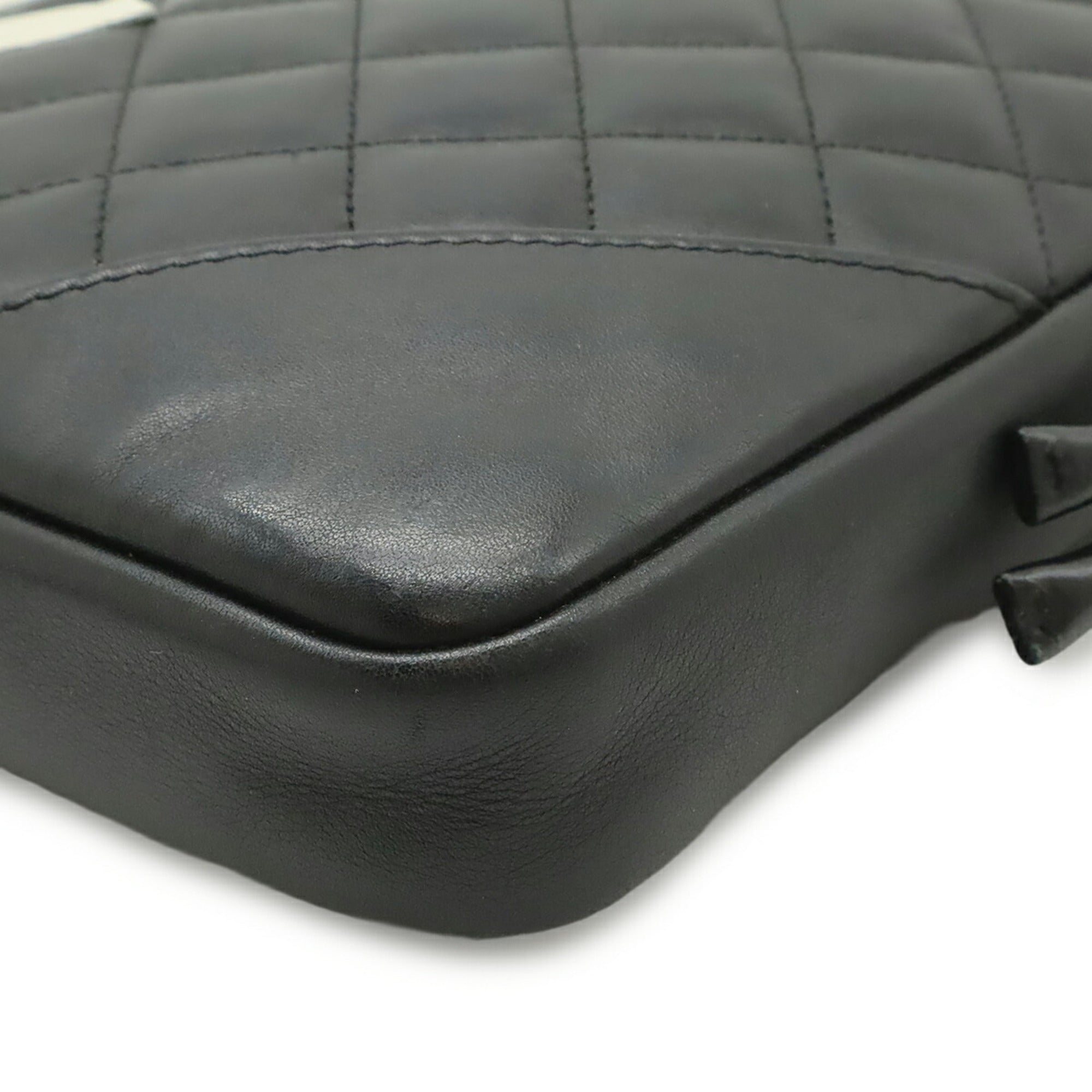 Chanel Black White Shoulder Bag (Pre-Owned)