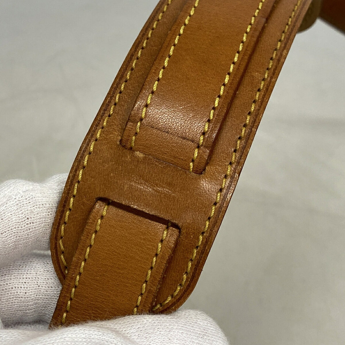 Louis Vuitton Brown Shoulder Bag (Pre-Owned)