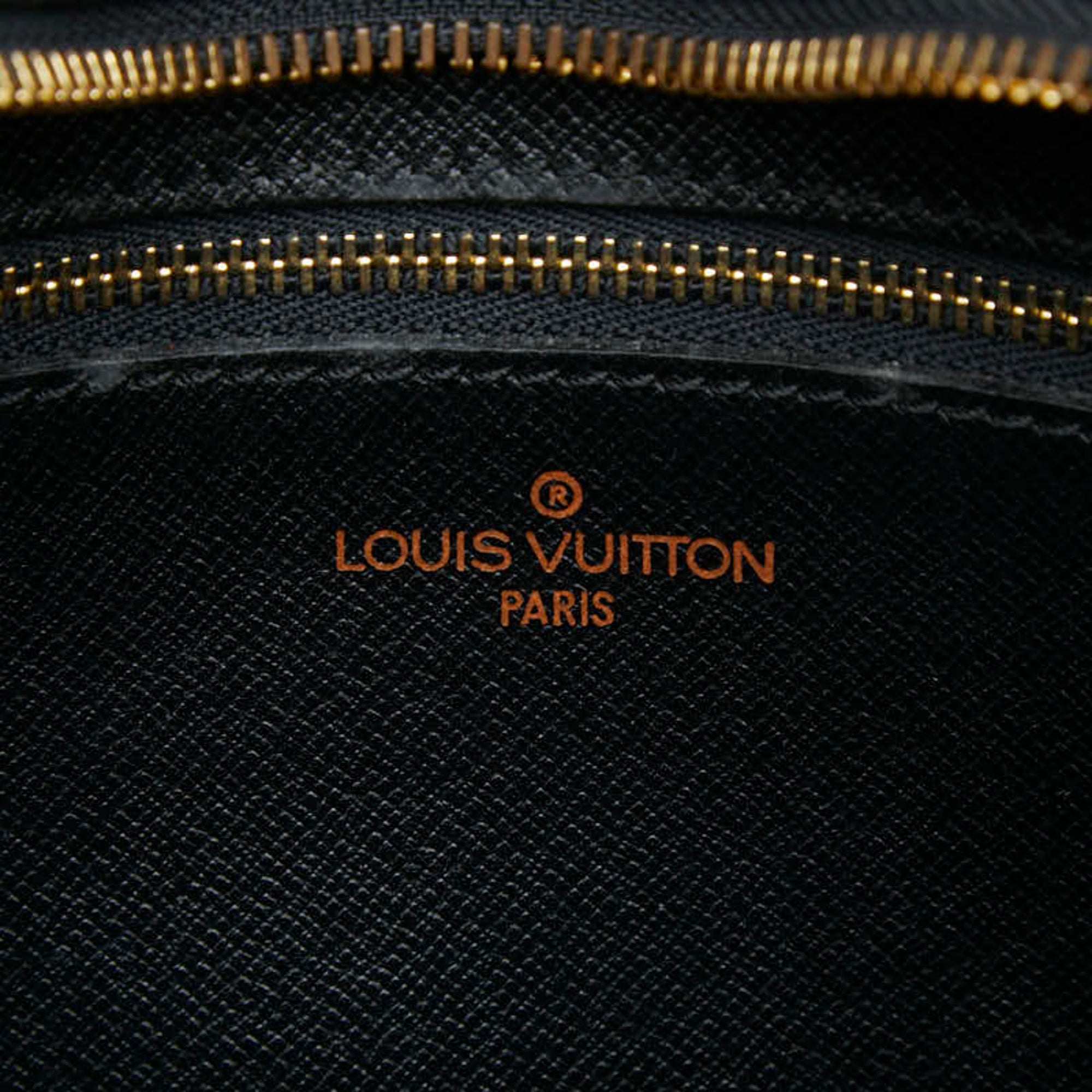 Louis Vuitton Black Noir Leather Shoulder Bag (Pre-Owned)