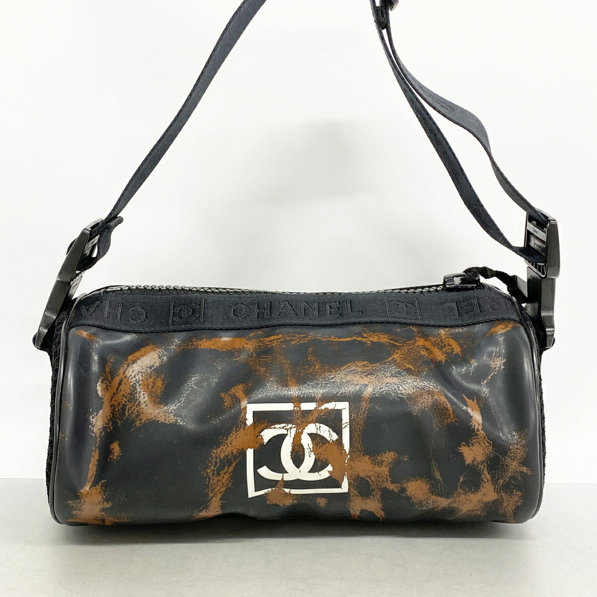 Chanel Black Rubber Shoulder Bag (Pre-Owned)