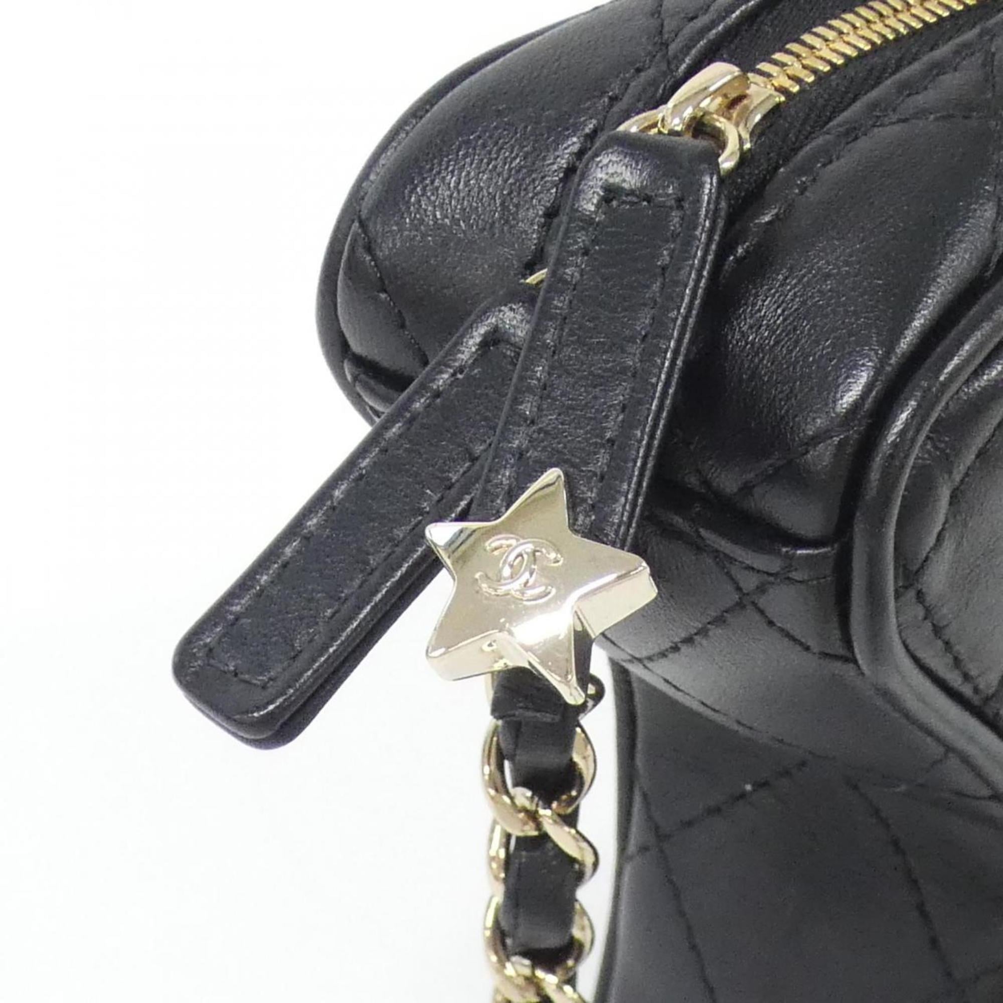 Chanel Black Leather Shoulder Bag (Pre-Owned)
