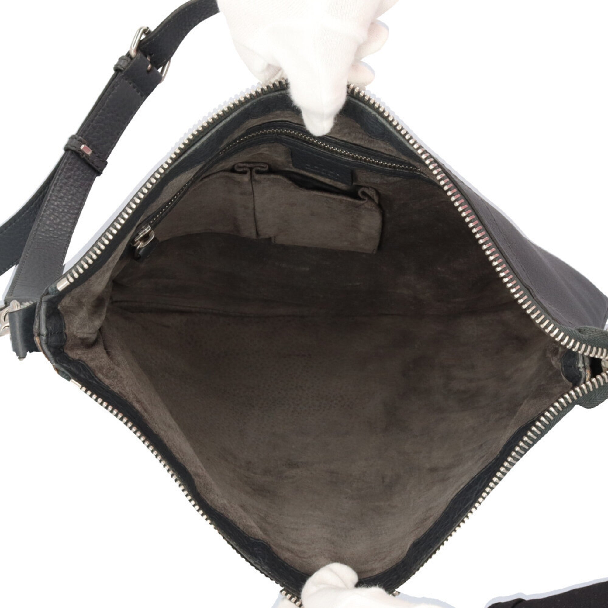 Gucci Gray Leather Shoulder Bag (Pre-Owned)