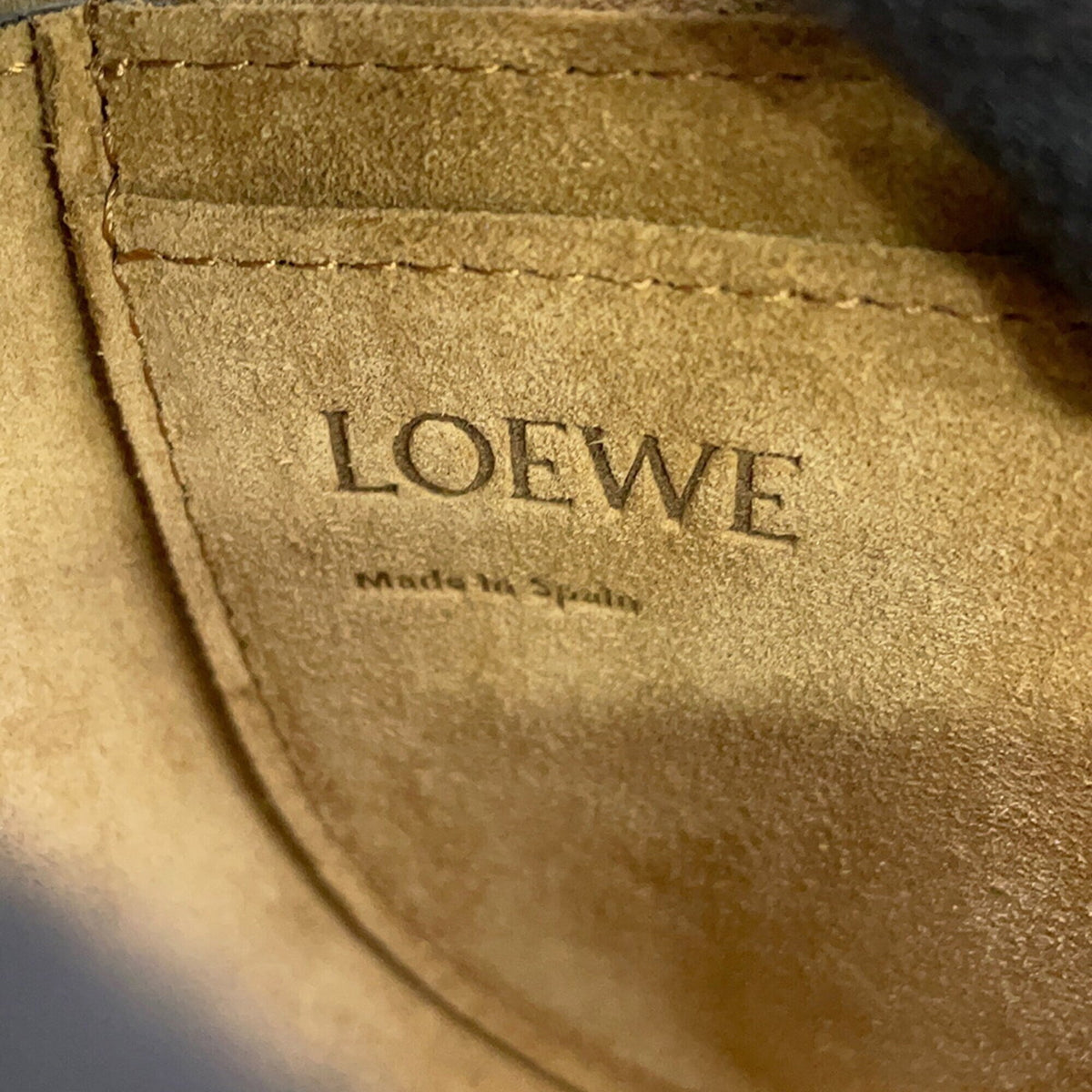 Loewe Black Leather Handbag Shoulder Bag (Pre-Owned)