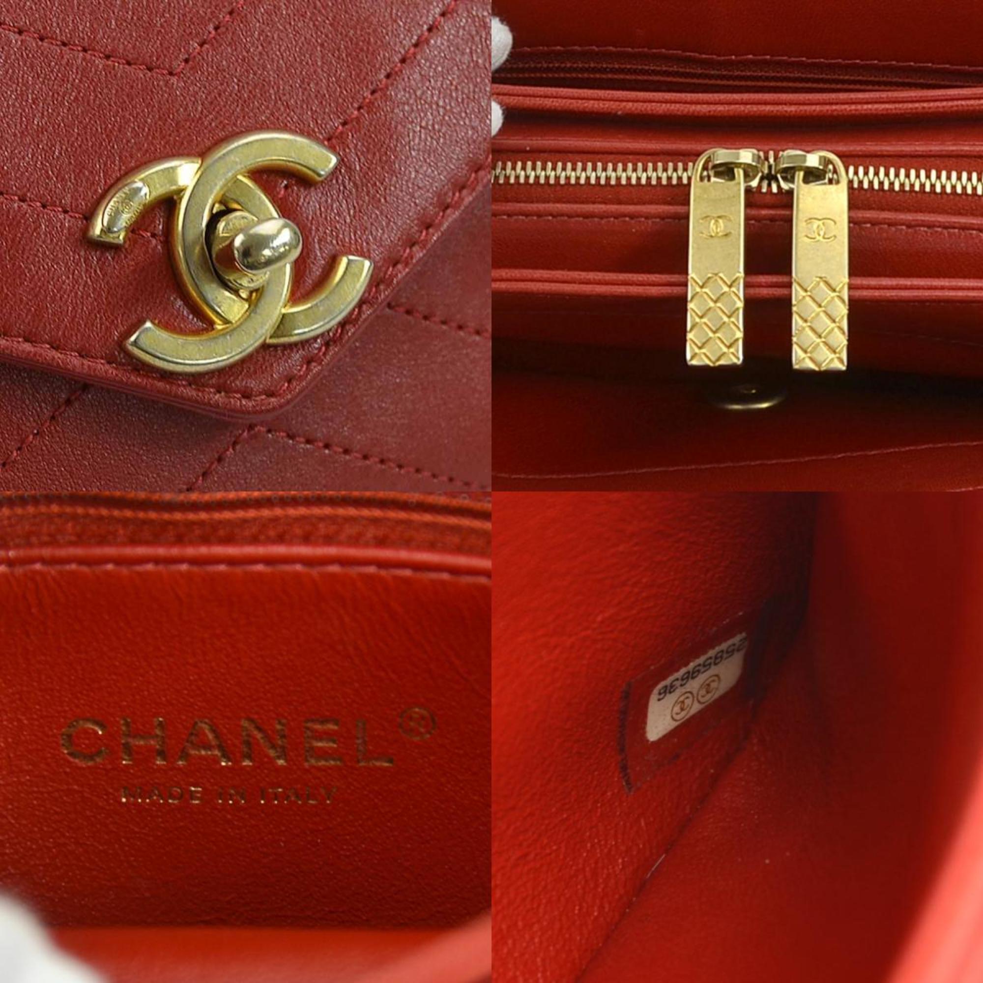 Chanel Red Color Leather Shoulder Bag (Pre-Owned)