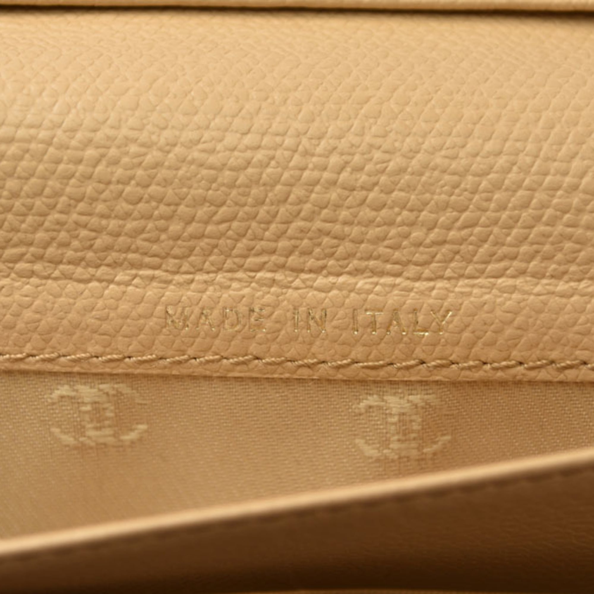 Chanel Beige Leather Long Wallet (Bi-Fold) (Pre-Owned)