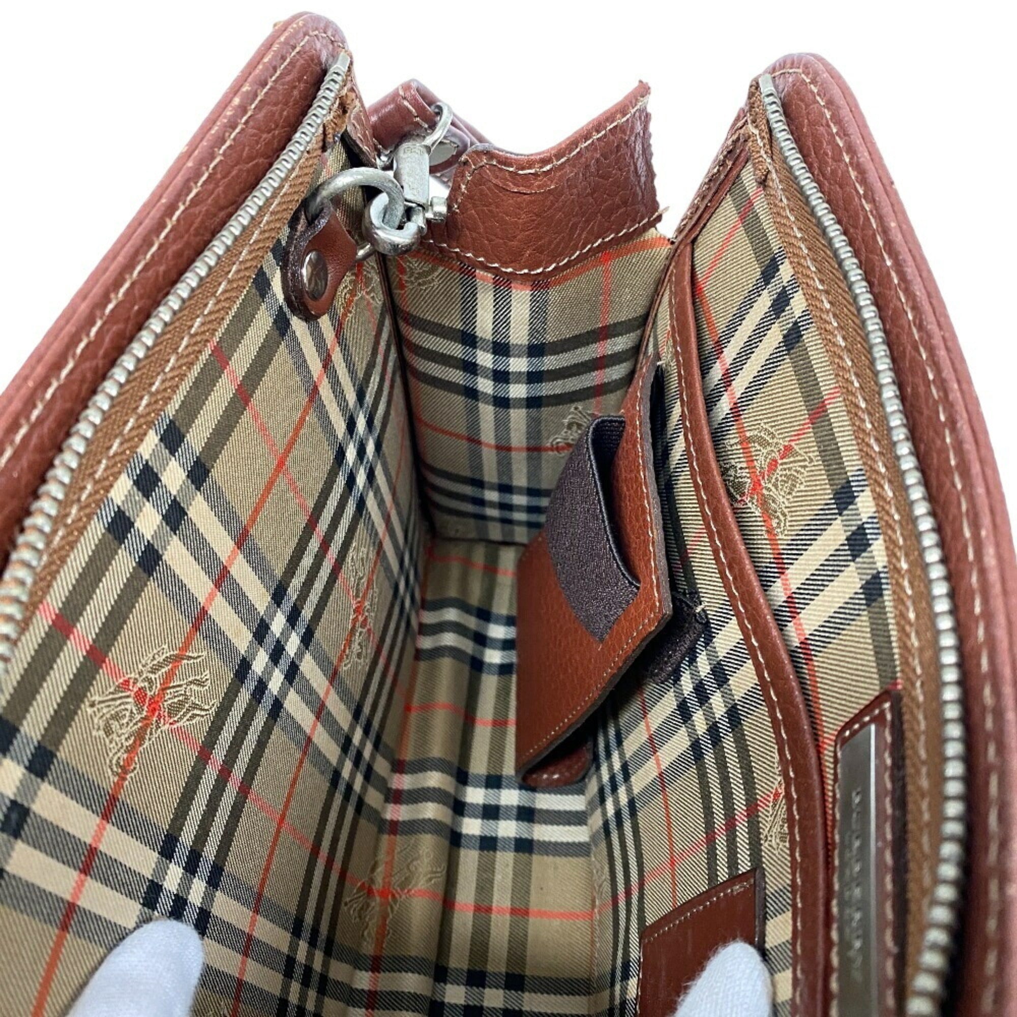 Burberry Brown Leather Clutch Bag (Pre-Owned)