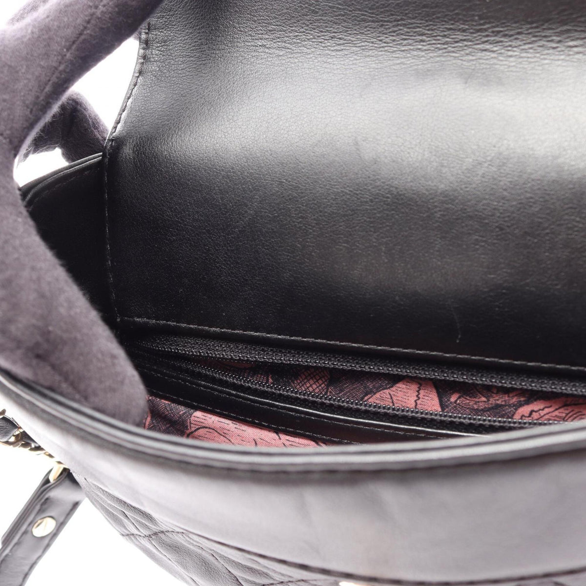 Chanel Matelasse Black Leather Handbag Shoulder Bag (Pre-Owned)