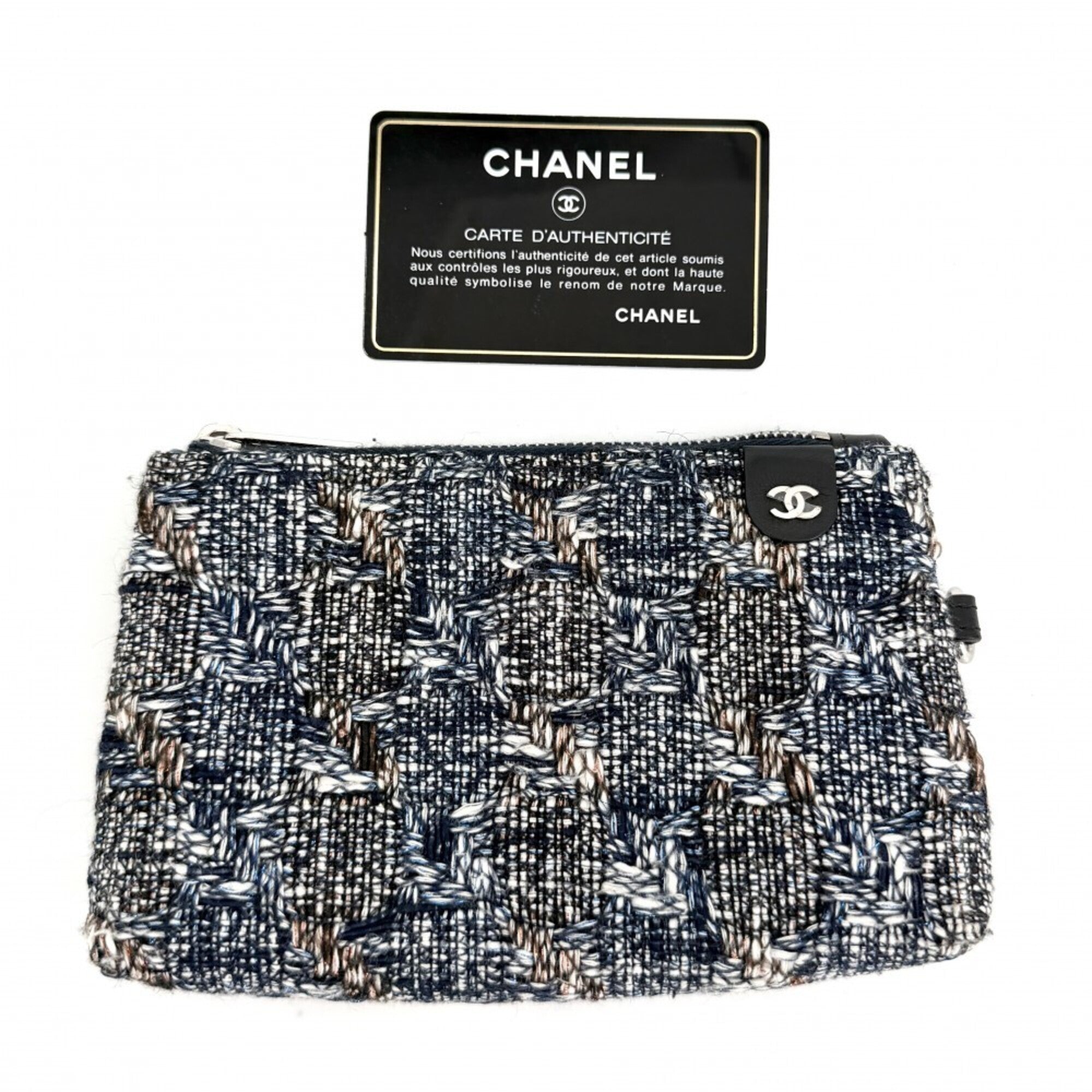 Chanel Black Leather Shoulder Bag (Pre-Owned)