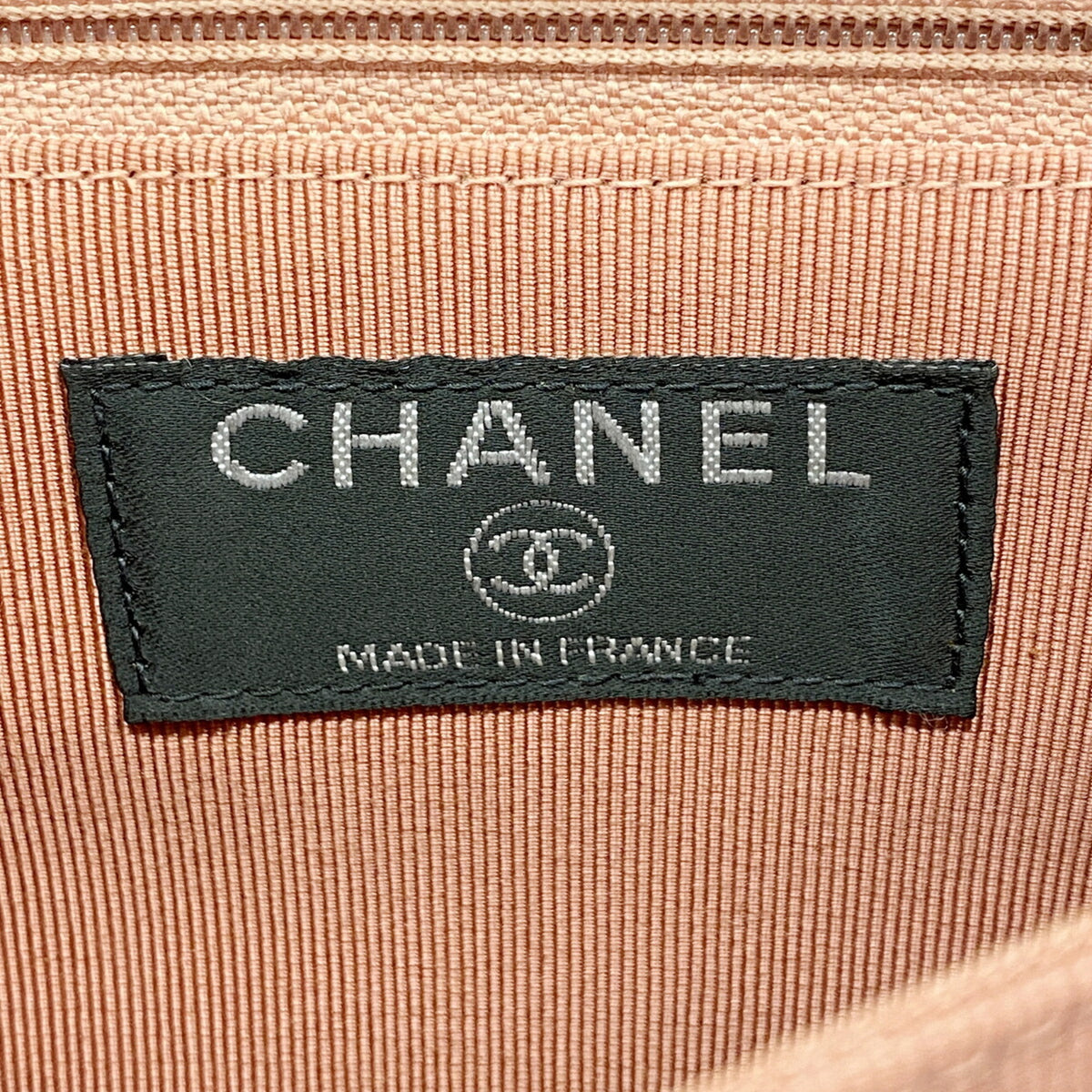 Chanel Coral Pink Leather Shoulder Bag (Pre-Owned)