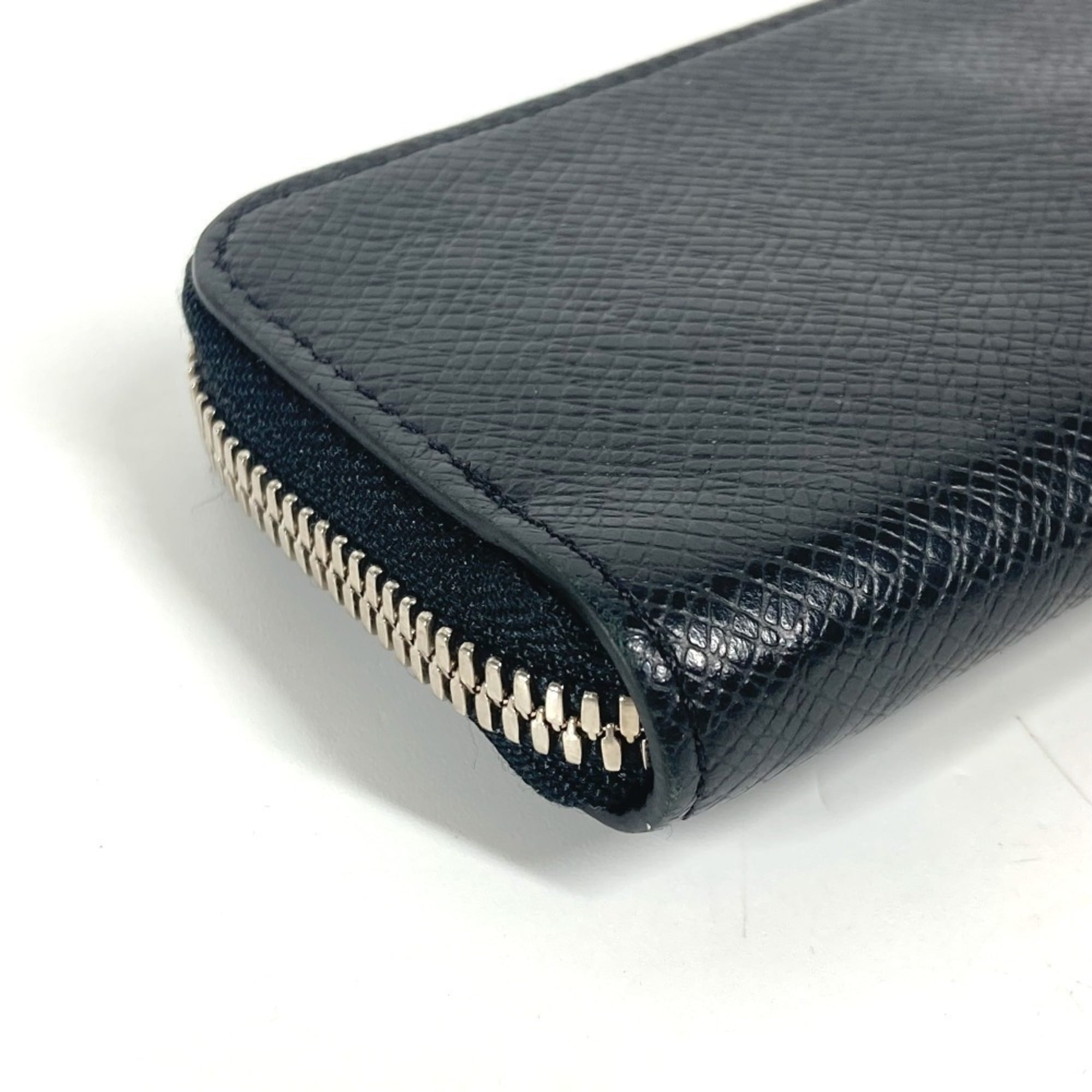 Louis Vuitton Black Taiga Leather Coin Purse/Coin Case (Pre-Owned)