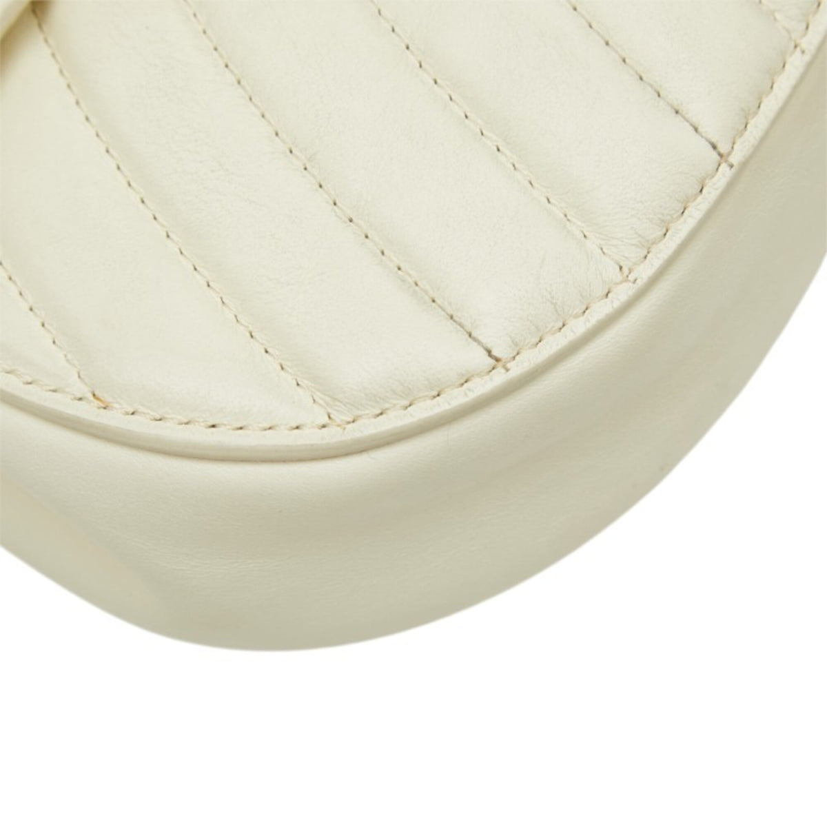Chloé Ivory Leather Shoulder Bag (Pre-Owned)
