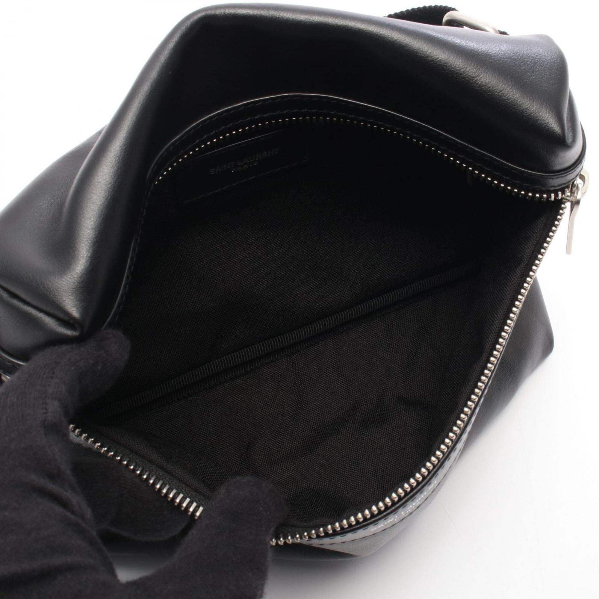 Yves Saint Laurent Black Leather Fanny Pack Handbag (Pre-Owned)