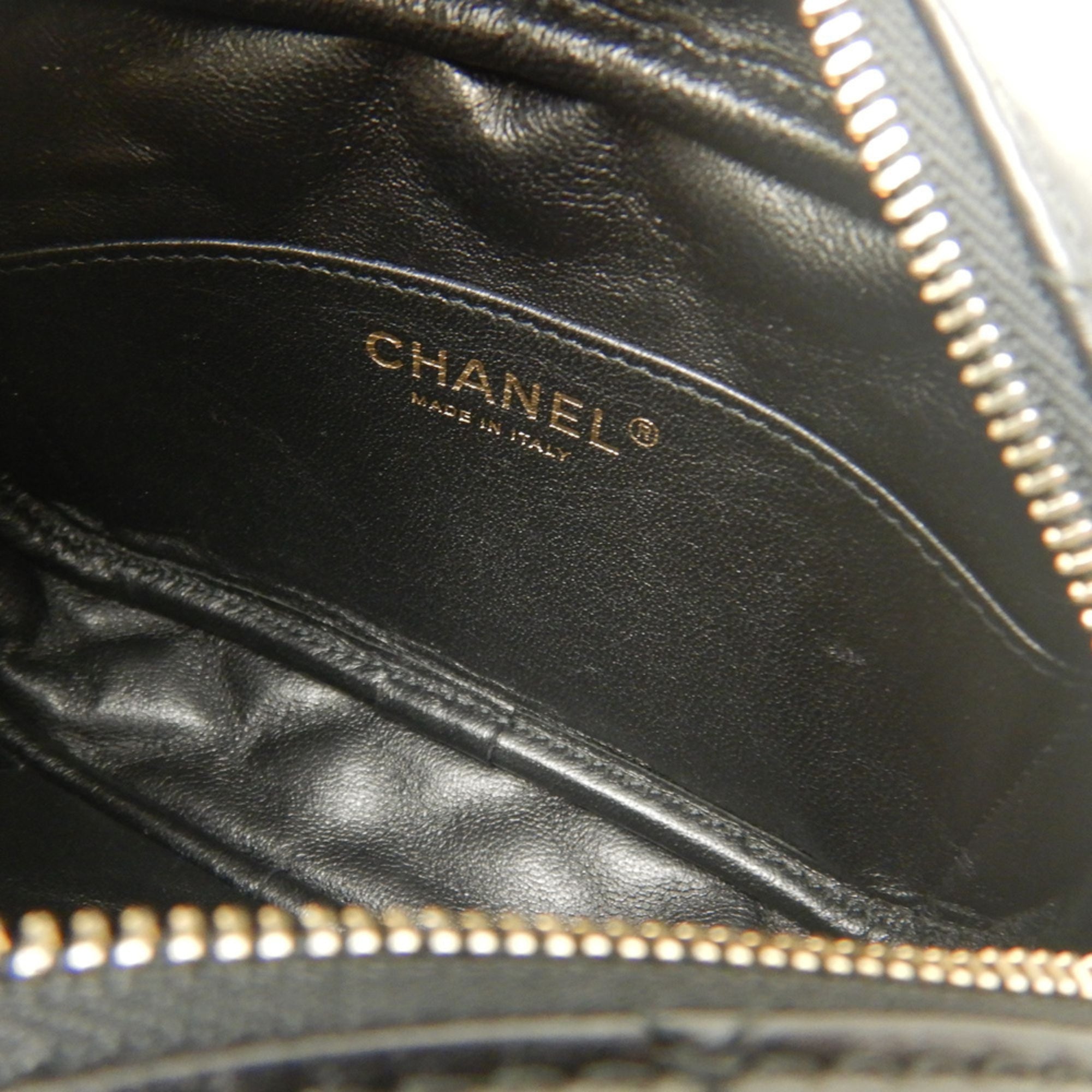 Chanel Black Leather Shoulder Bag (Pre-Owned)