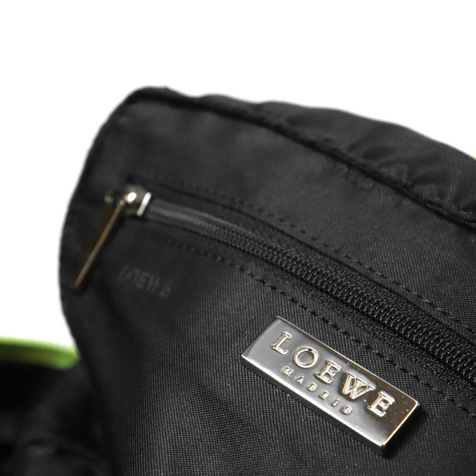 Loewe Green Leather Handbag (Pre-Owned)