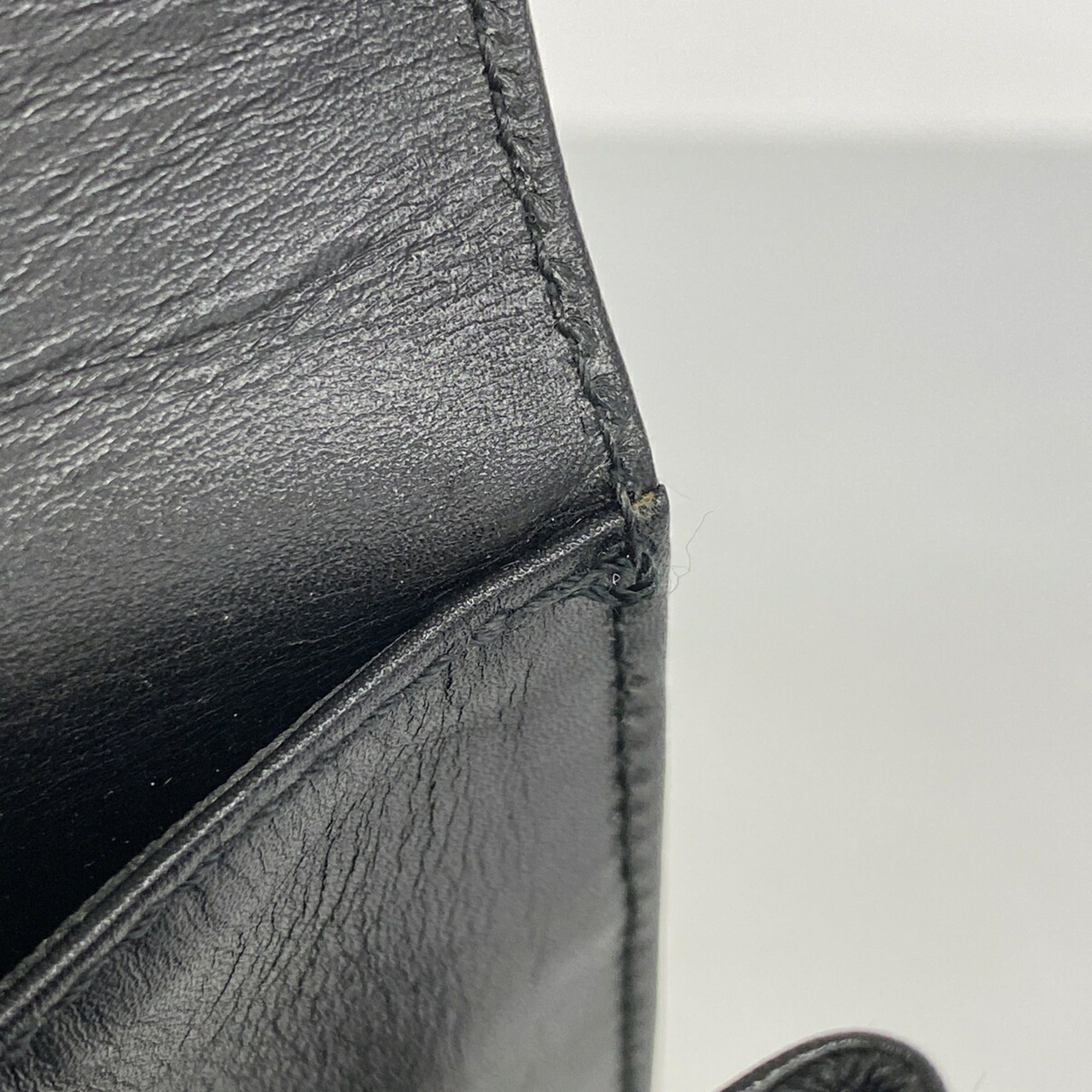 Salvatore Ferragamo Black Leather Handbag (Pre-Owned)