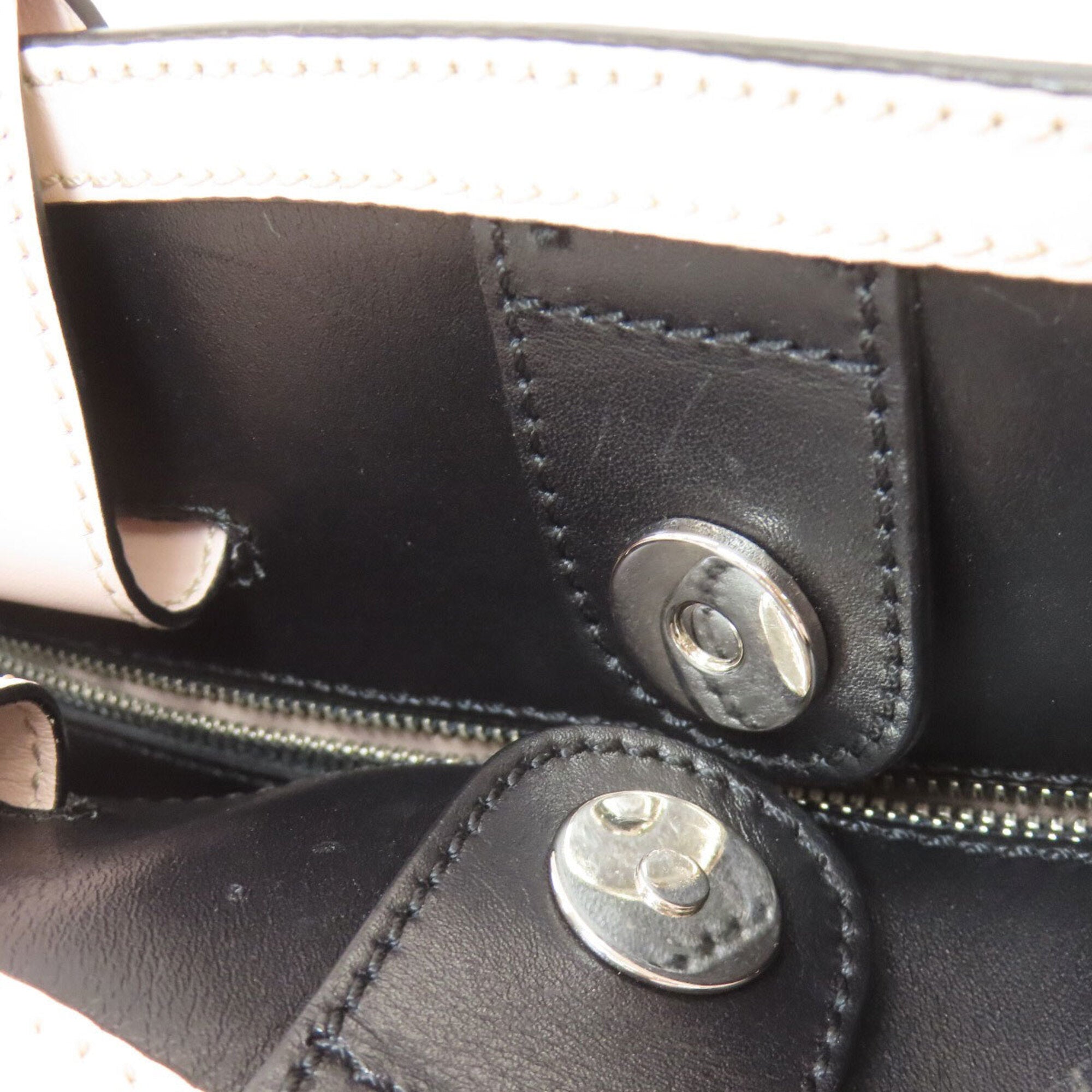 Tod's Pink Leather Tote Bag (Pre-Owned)