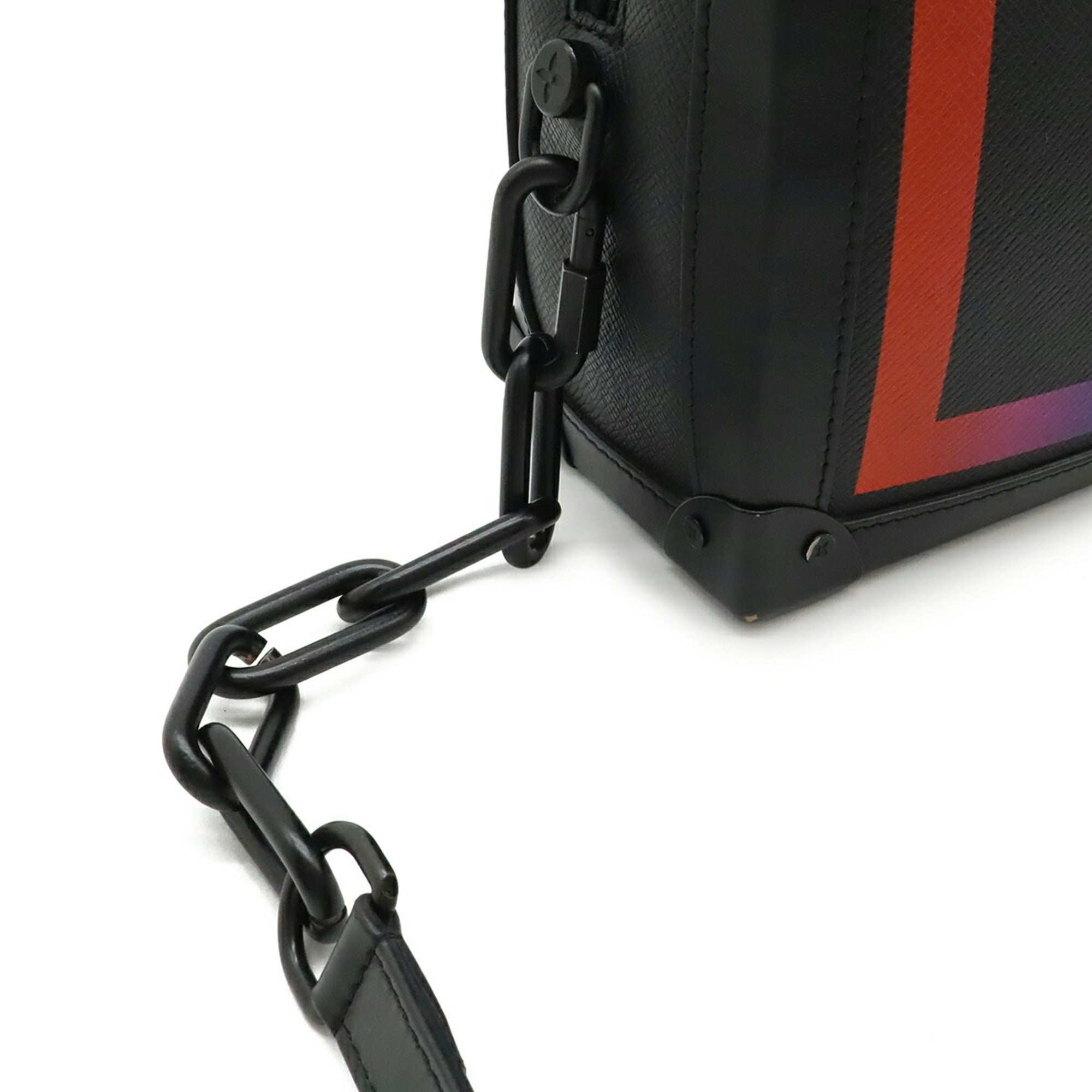 Louis Vuitton Black Noir Leather Pochette Shoulder Bag (Pre-Owned)