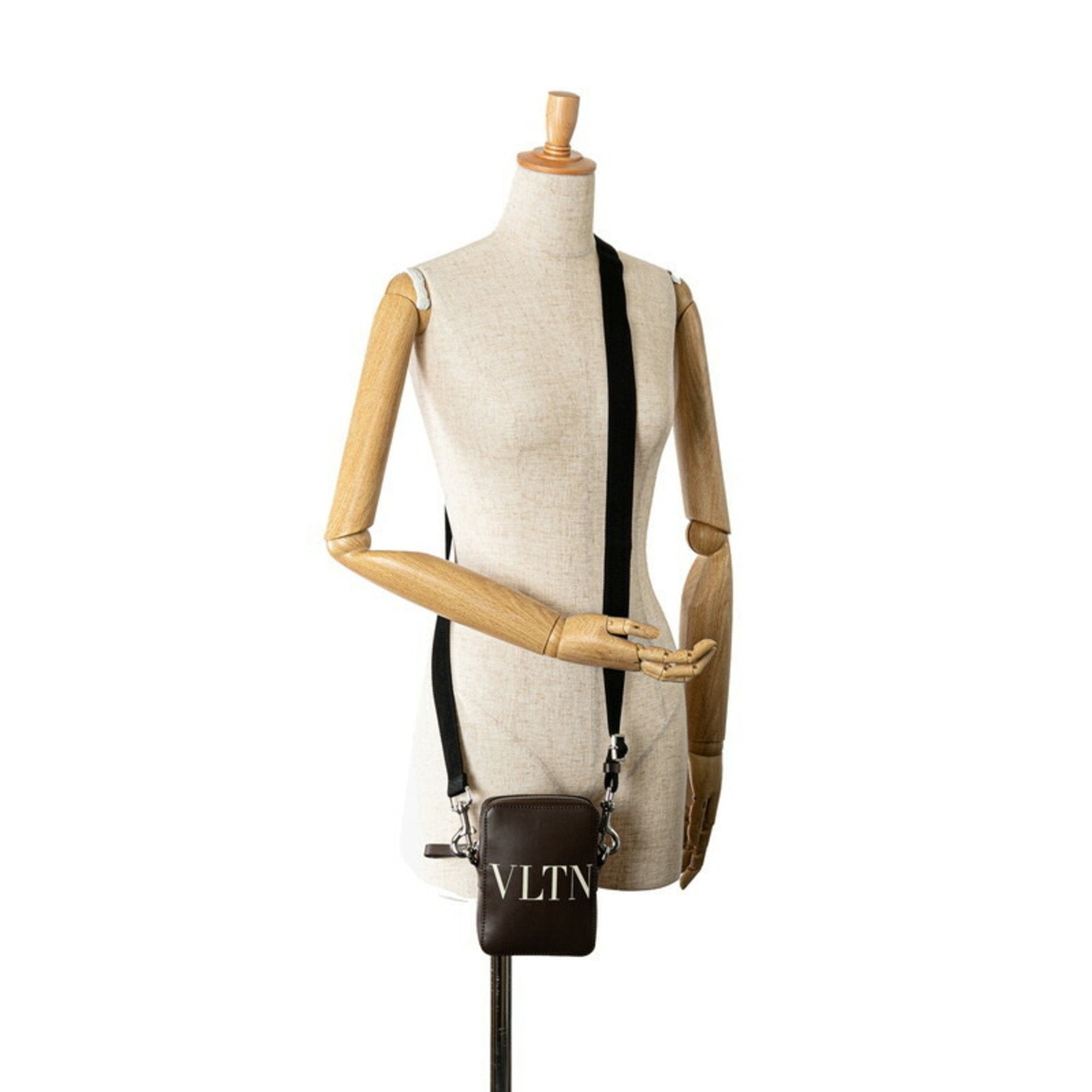 Valentino Brown Leather Shoulder Bag (Pre-Owned)