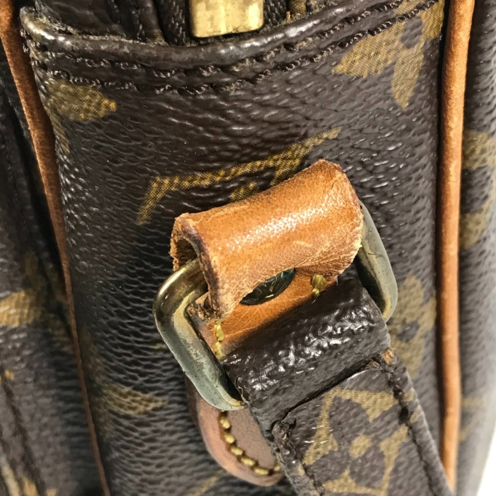 Louis Vuitton Brown Monogram Canvas Pochette Shoulder Bag (Pre-Owned)