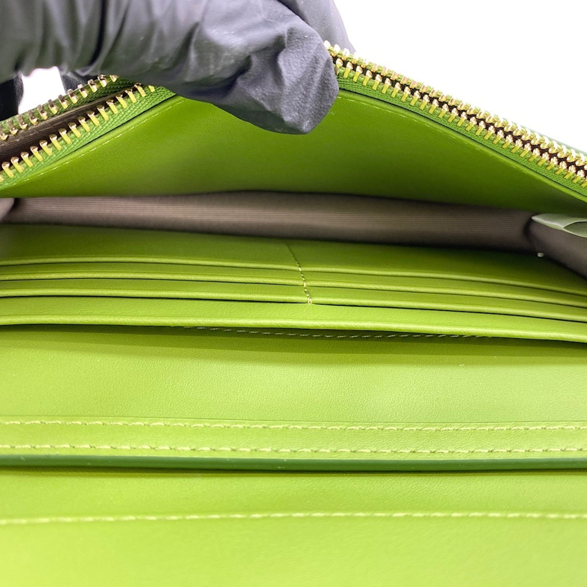 Mcm Green Pouch (Pre-Owned)