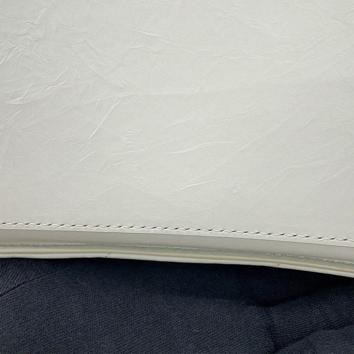 Balenciaga White Leather Handbag Shoulder Bag (Pre-Owned)