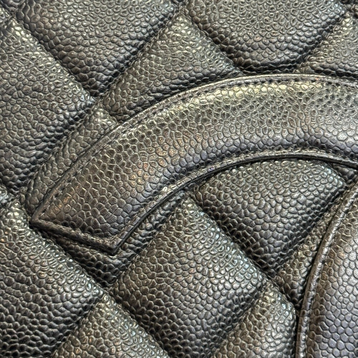 Chanel Black Grained Calfskin Handbag (Pre-Owned)
