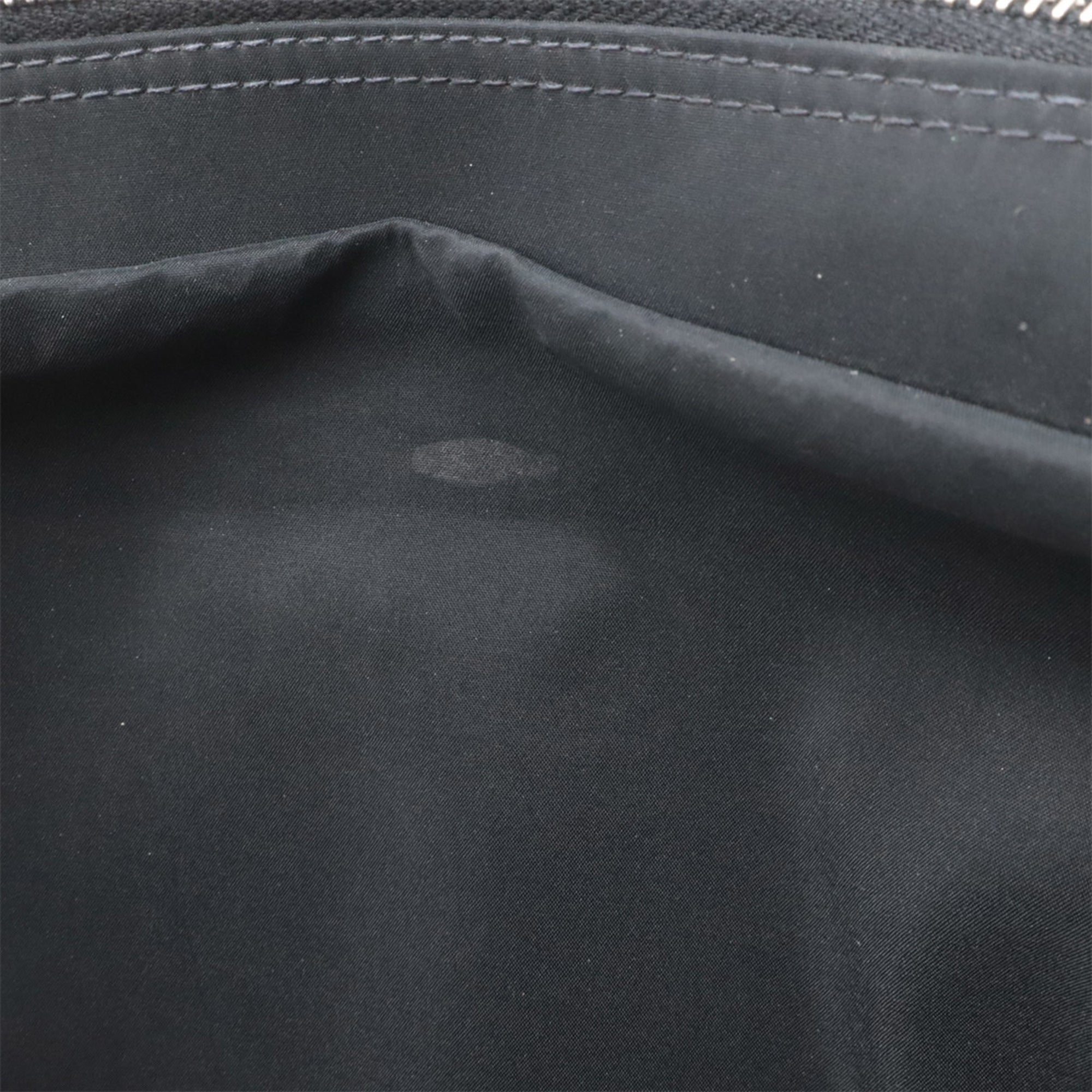 Chanel Black Nylon Shoulder Bag (Pre-Owned)