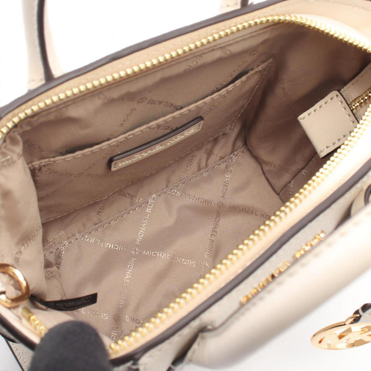 Michael Kors Ivory Leather Handbag (Pre-Owned)