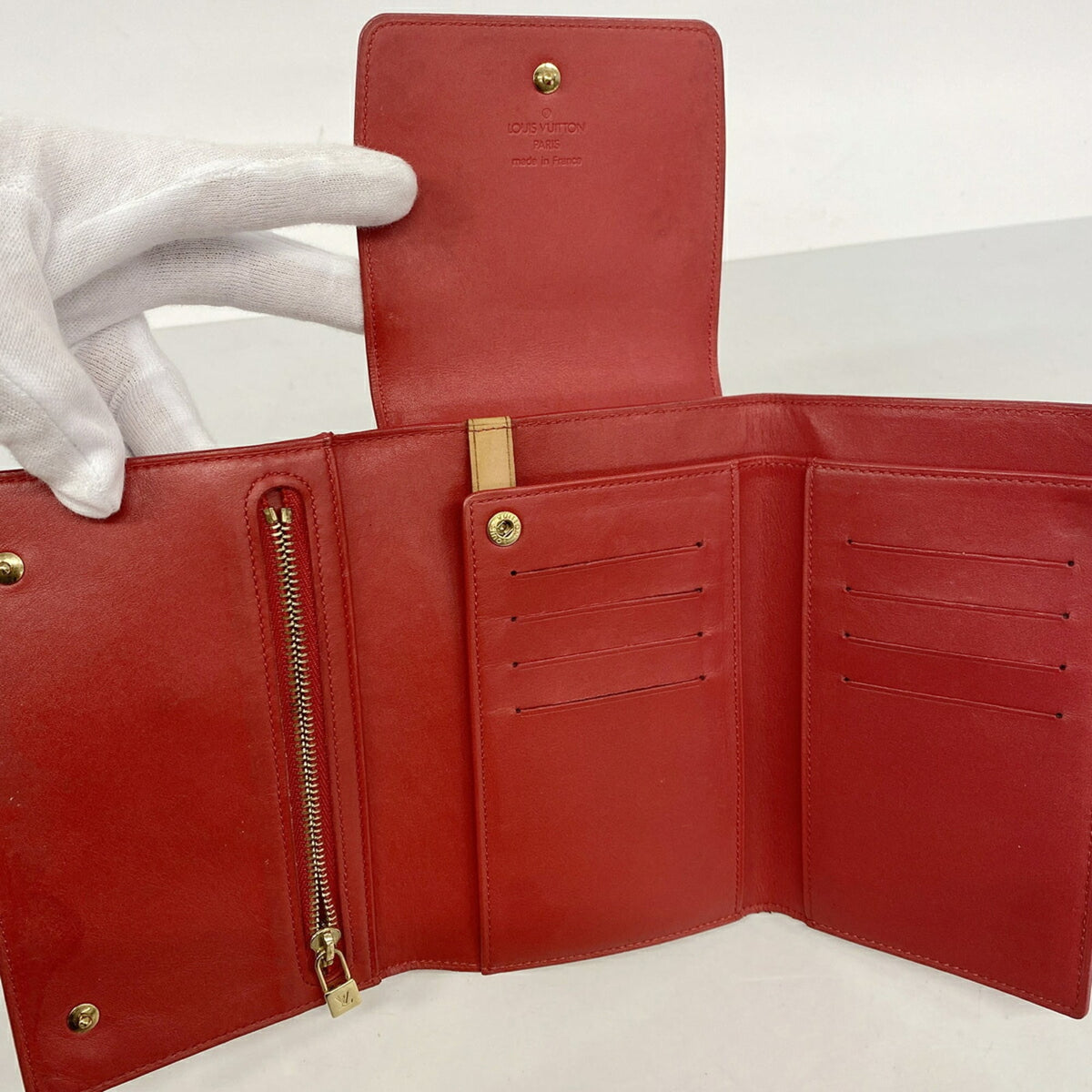 Louis Vuitton Rouge Shoulder Bag (Pre-Owned)
