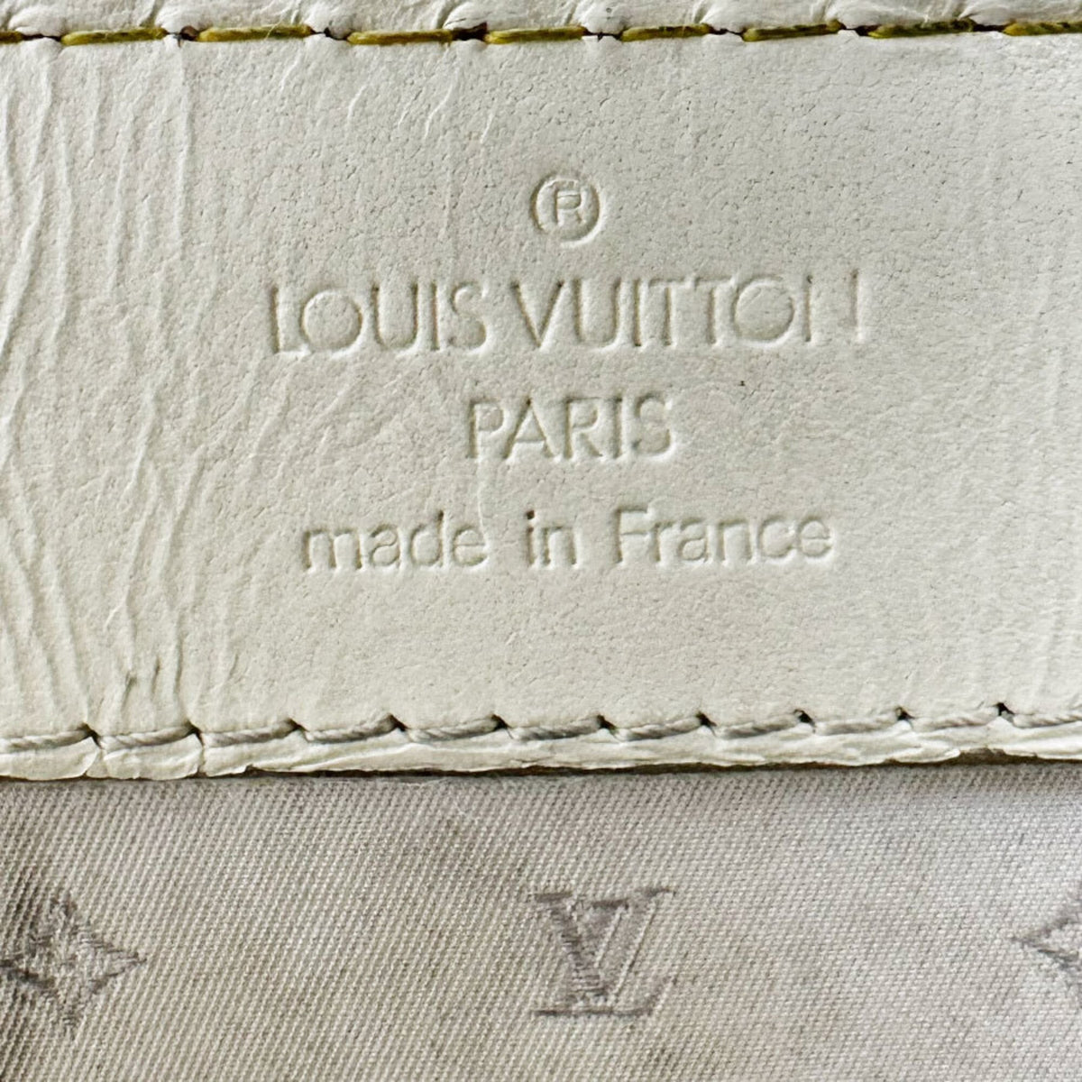 Louis Vuitton Blanc Leather Handbag (Pre-Owned)