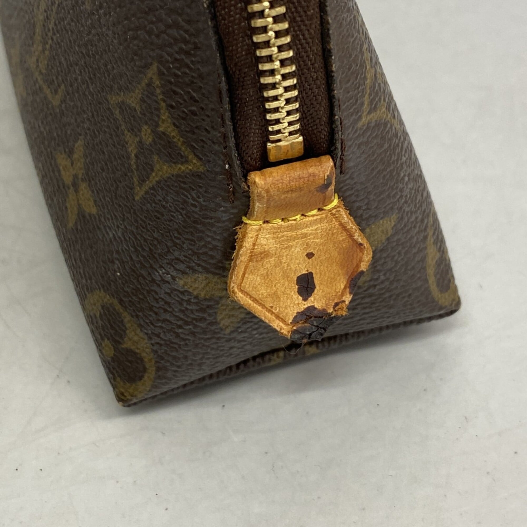 Louis Vuitton Brown Pouch (Pre-Owned)