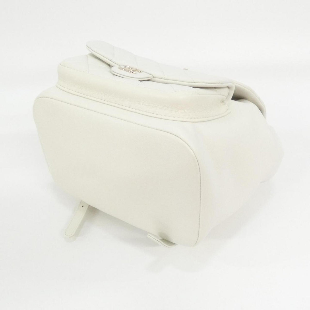 Chanel White Leather Backpack (Pre-Owned)