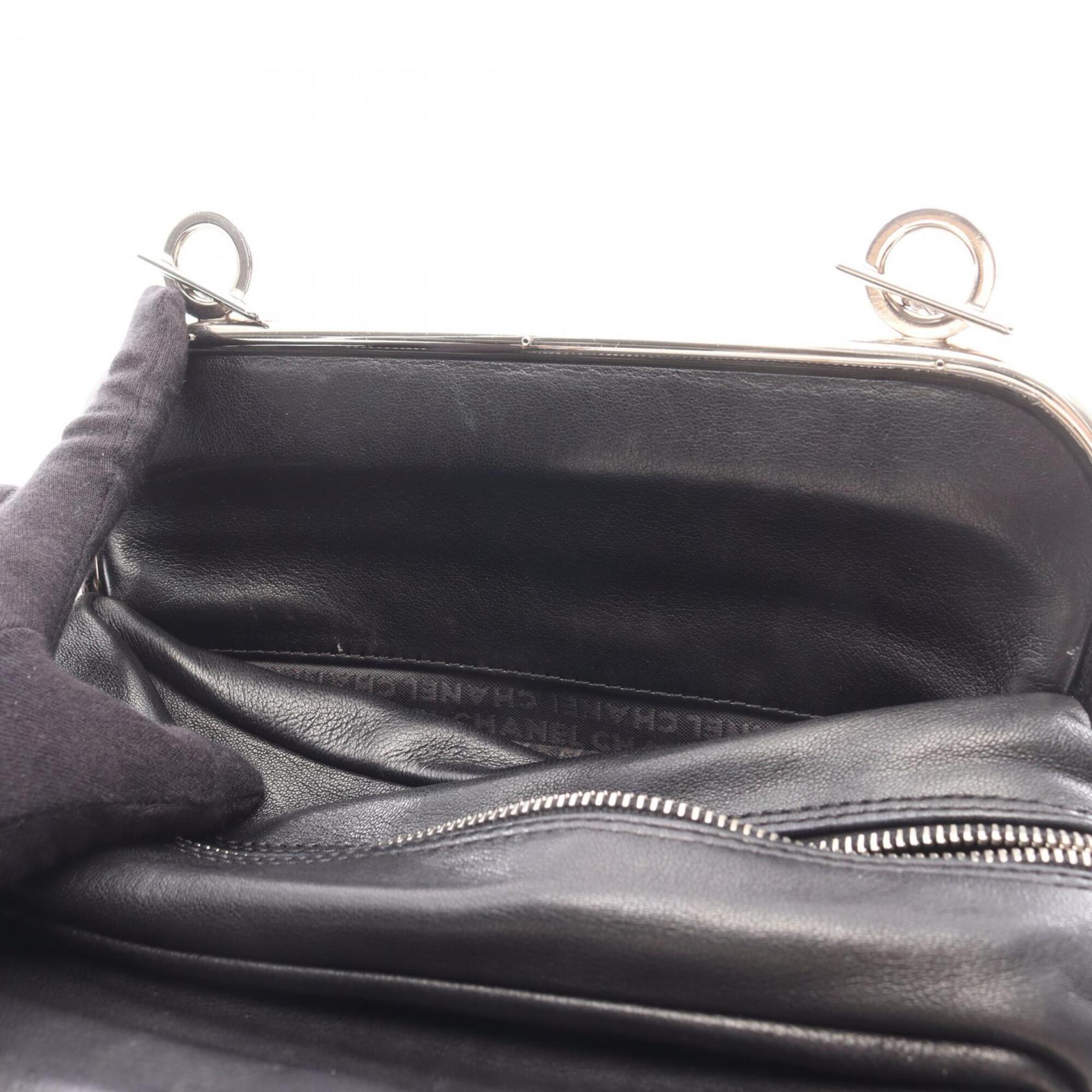Chanel Black Leather Handbag (Pre-Owned)