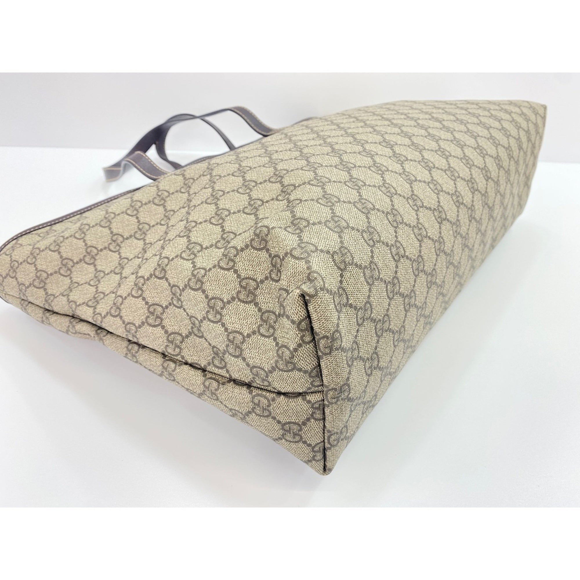 Gucci Brown Gg Supreme Handbag (Pre-Owned)
